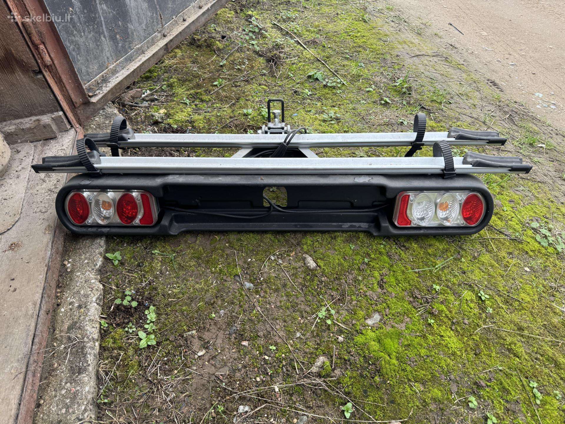 Dviračių laikiklis automobiliui