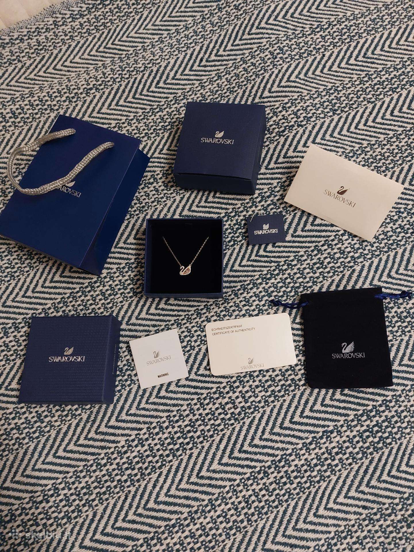 Swarovski gulbės pakabukas