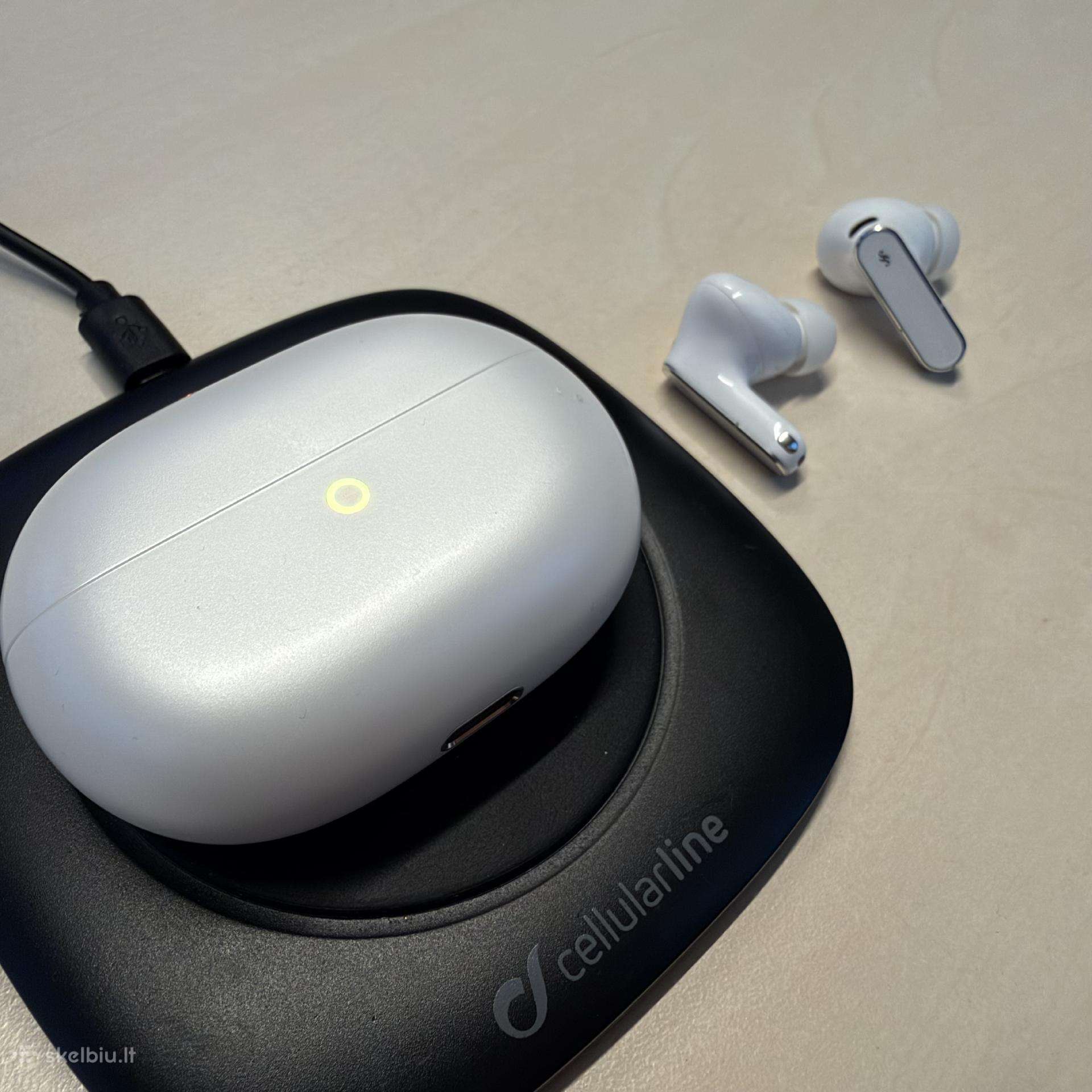 Huawei Freebuds Pro 5 + wireless charger