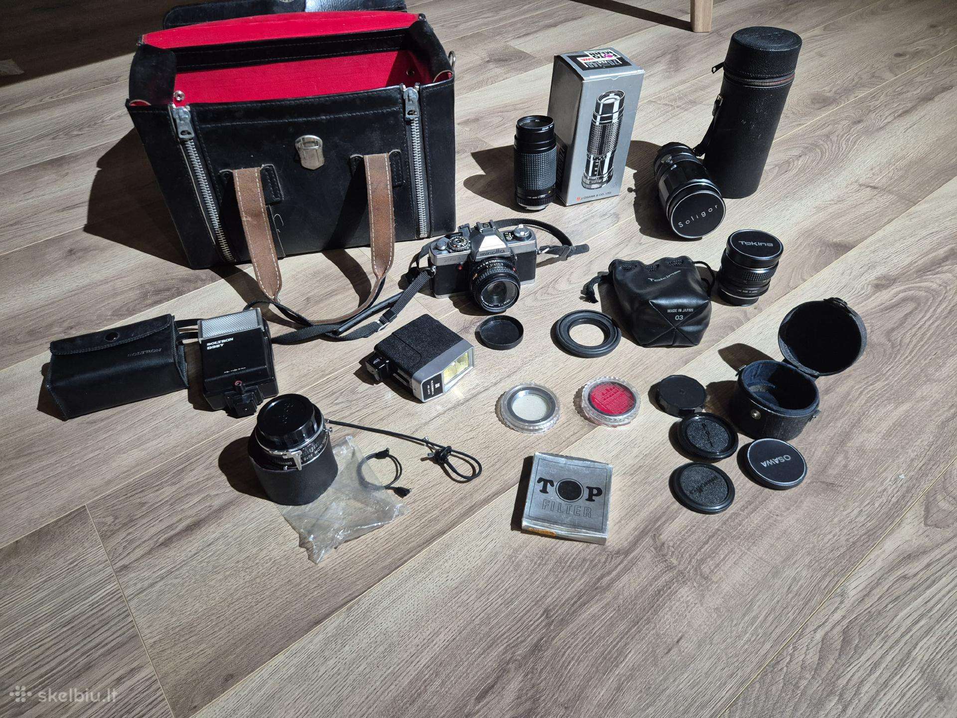 Minolta fotoaparatas su priedais