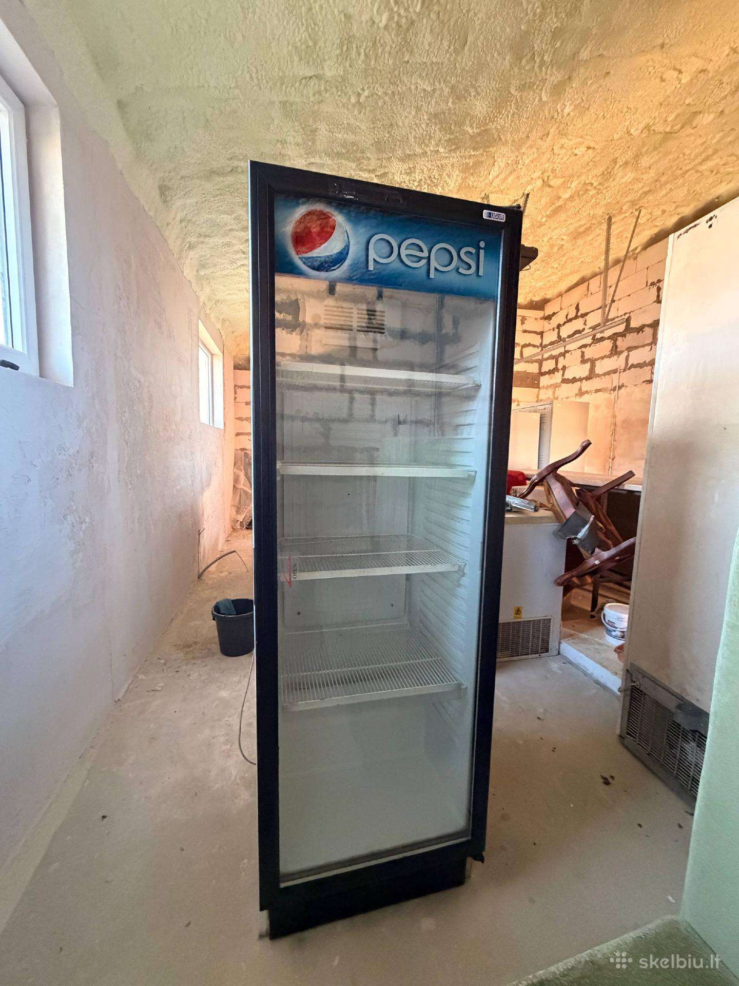 Komercinis gėrimų šaldytuvas Ugur 372l (Pepsi)