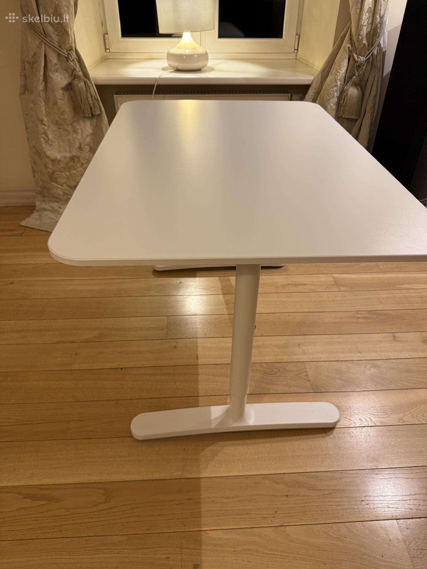 Ikea stalas
