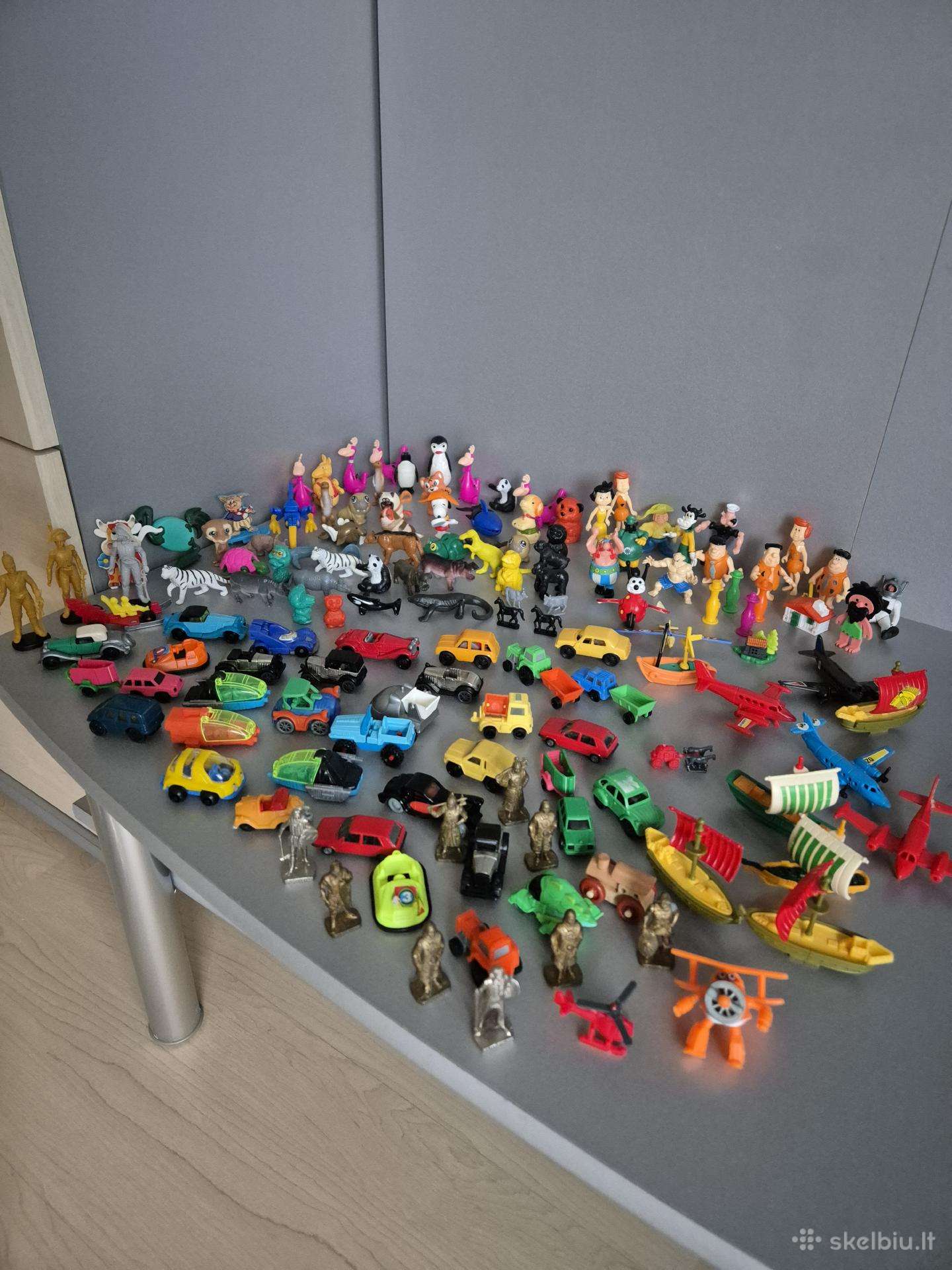 Kinder ir kt.mini figūrėlių kolekcija