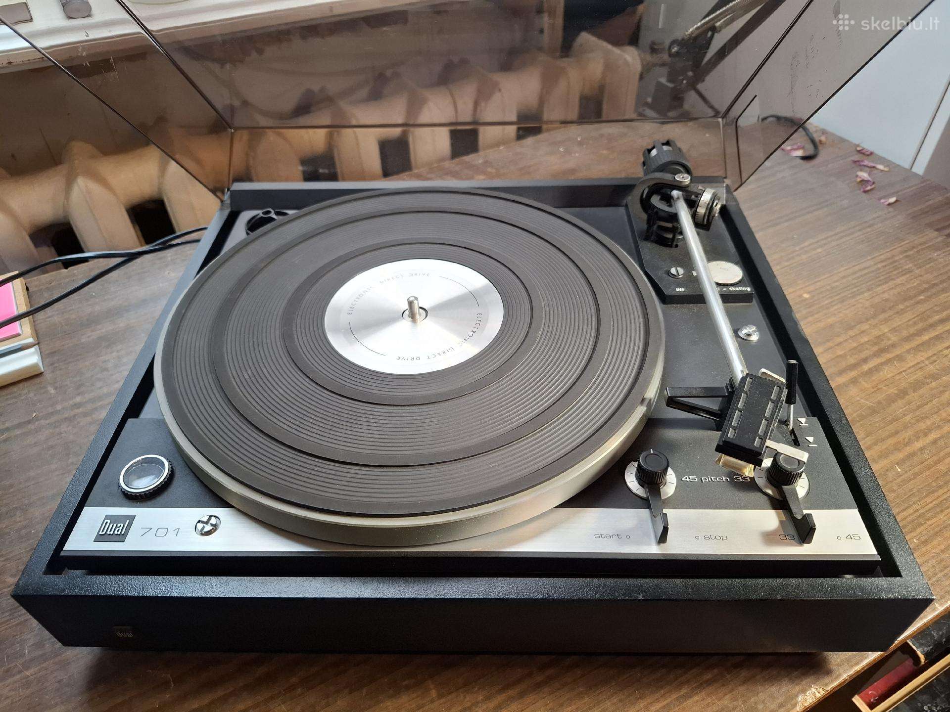 Patefonas Dual 701