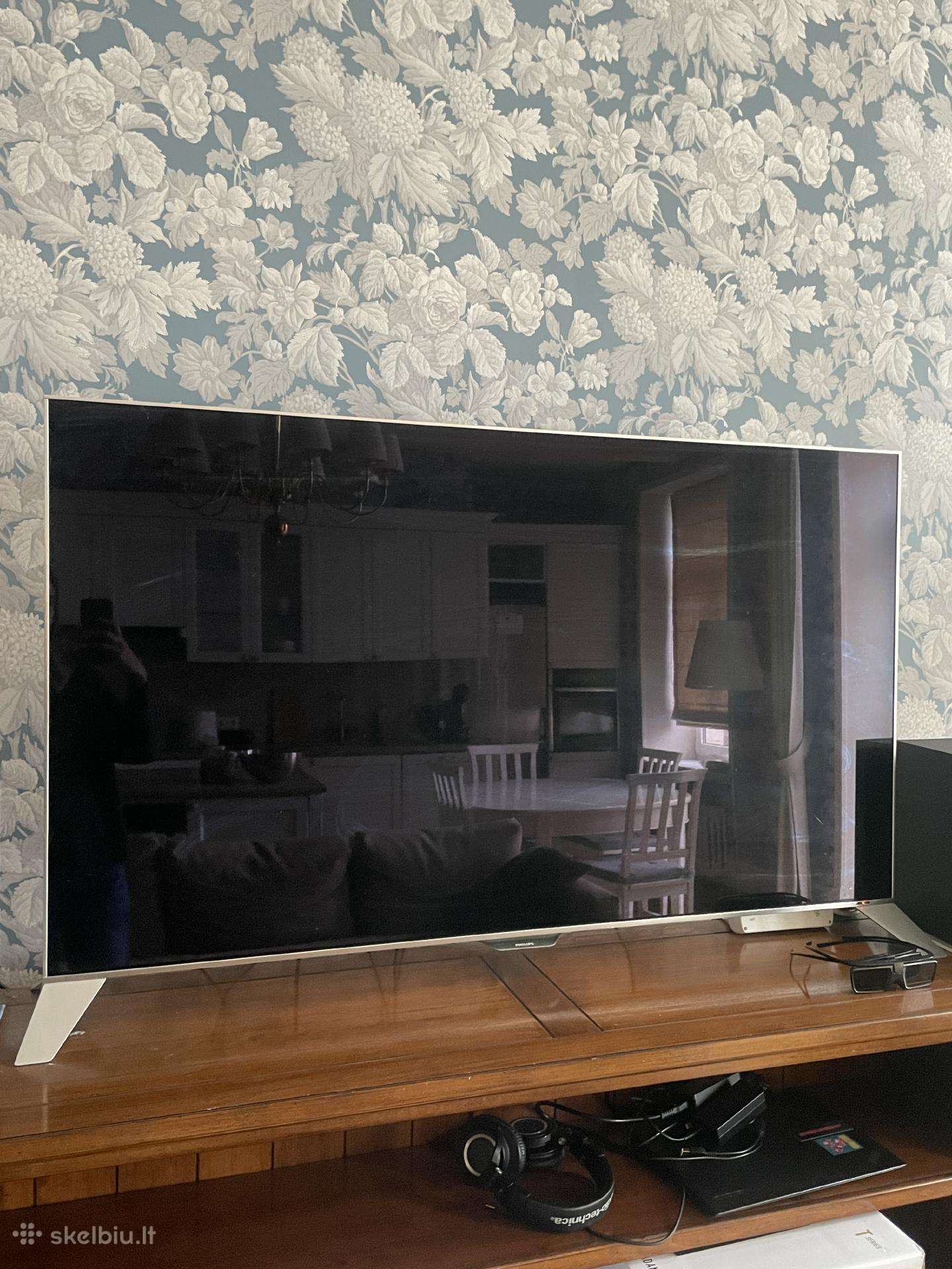 Philips 55-inch Smart TV + Xiaomi Mi TV