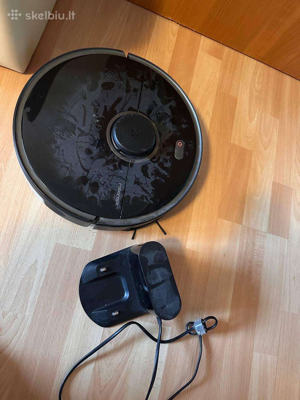 Roborock S5 Max su krovimo stotele (dalims arba re