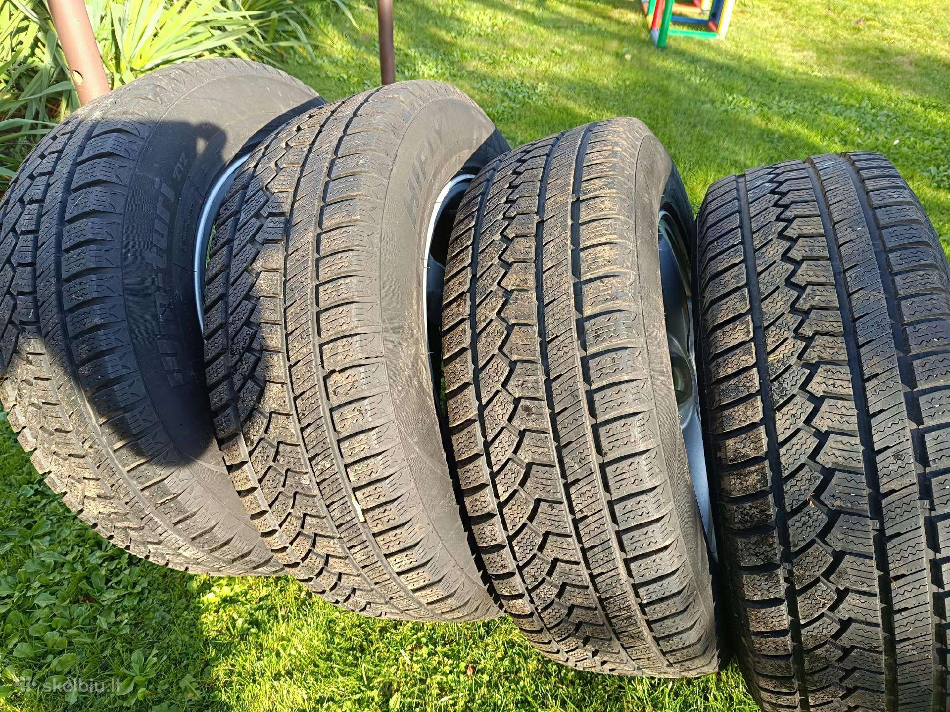 Hyundai R17 ratlankiai su žieminėmis padangomis