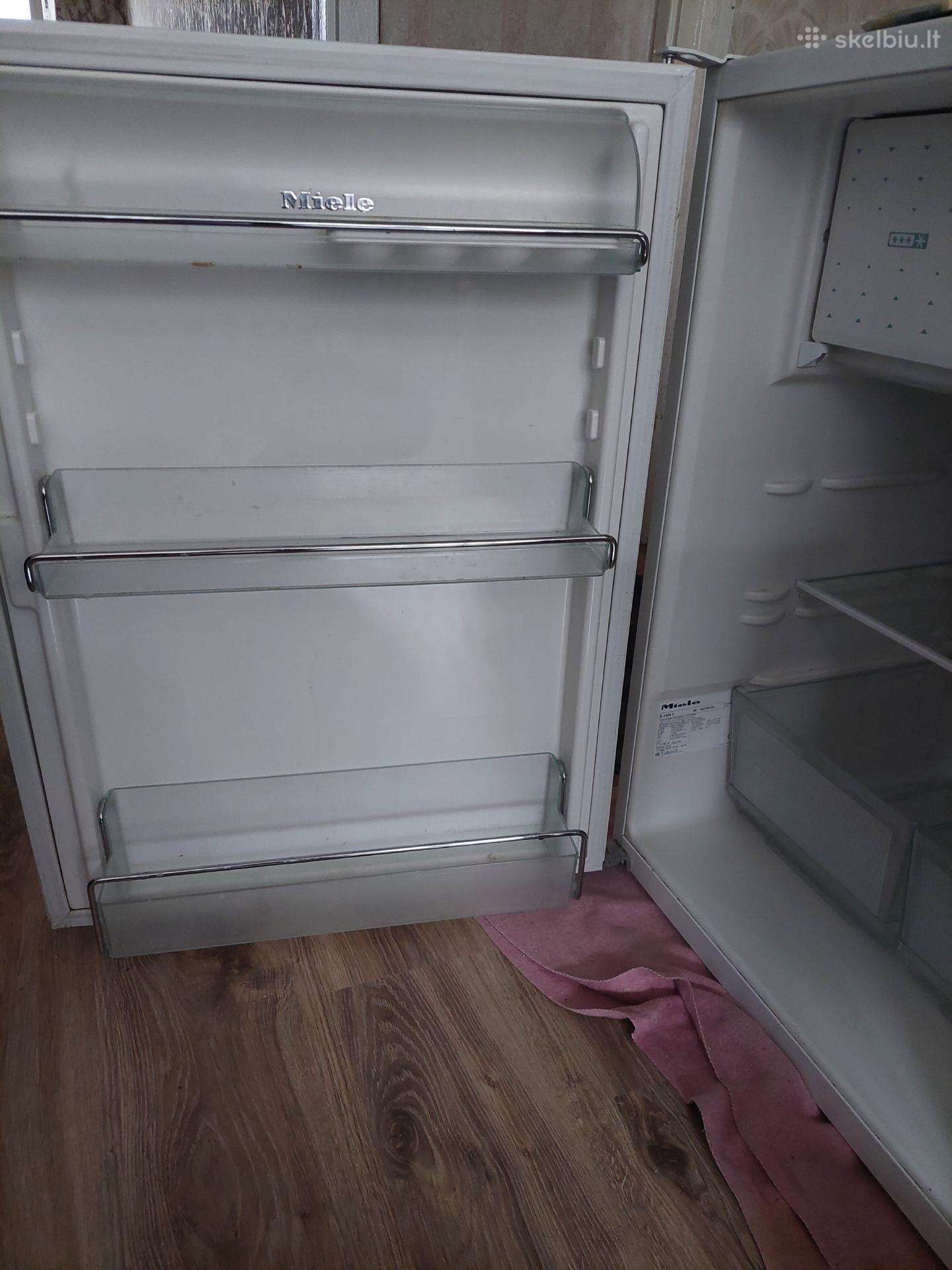 Parduodu mažą šaldytuvą miele su šaldymo kamera
