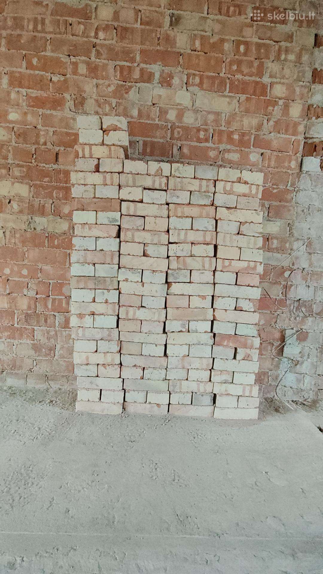 Plytos mūrinimui. Kiekis: 600+., kaina Pm.