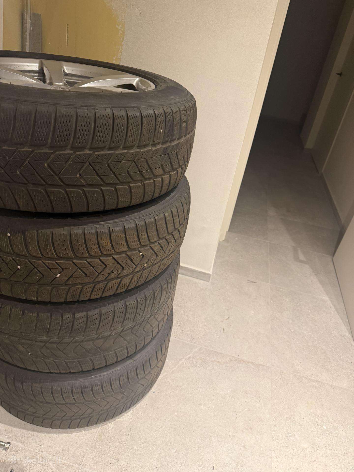 Porsche Macan R18 ratlankiai su žieminėm padangom