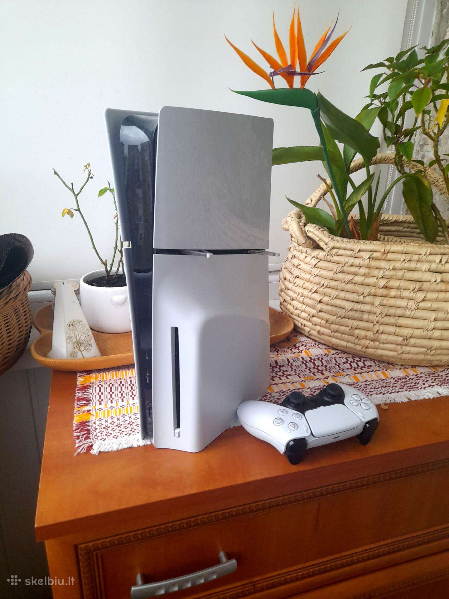 Sony ps5 slim su garantija