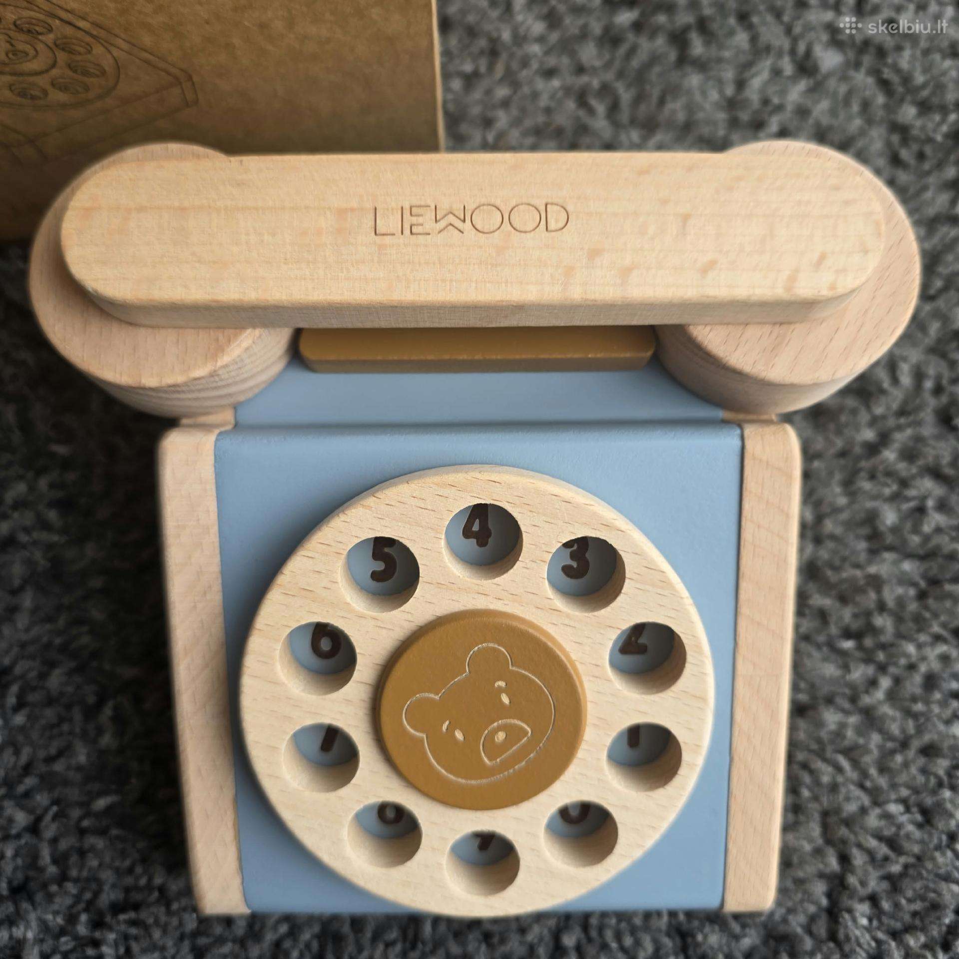 Medinis telefonas