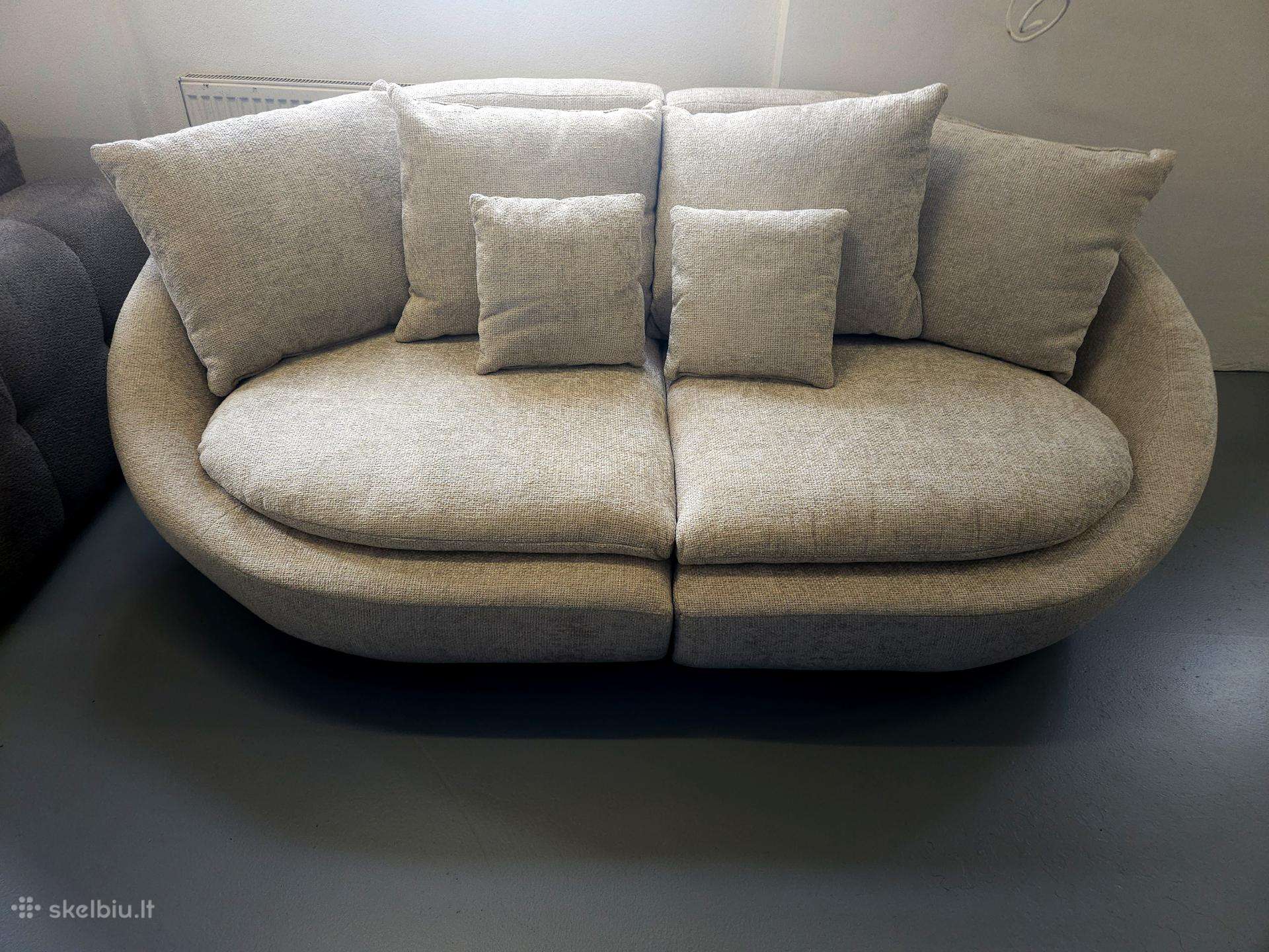 Nauja 3-vietė sofa.