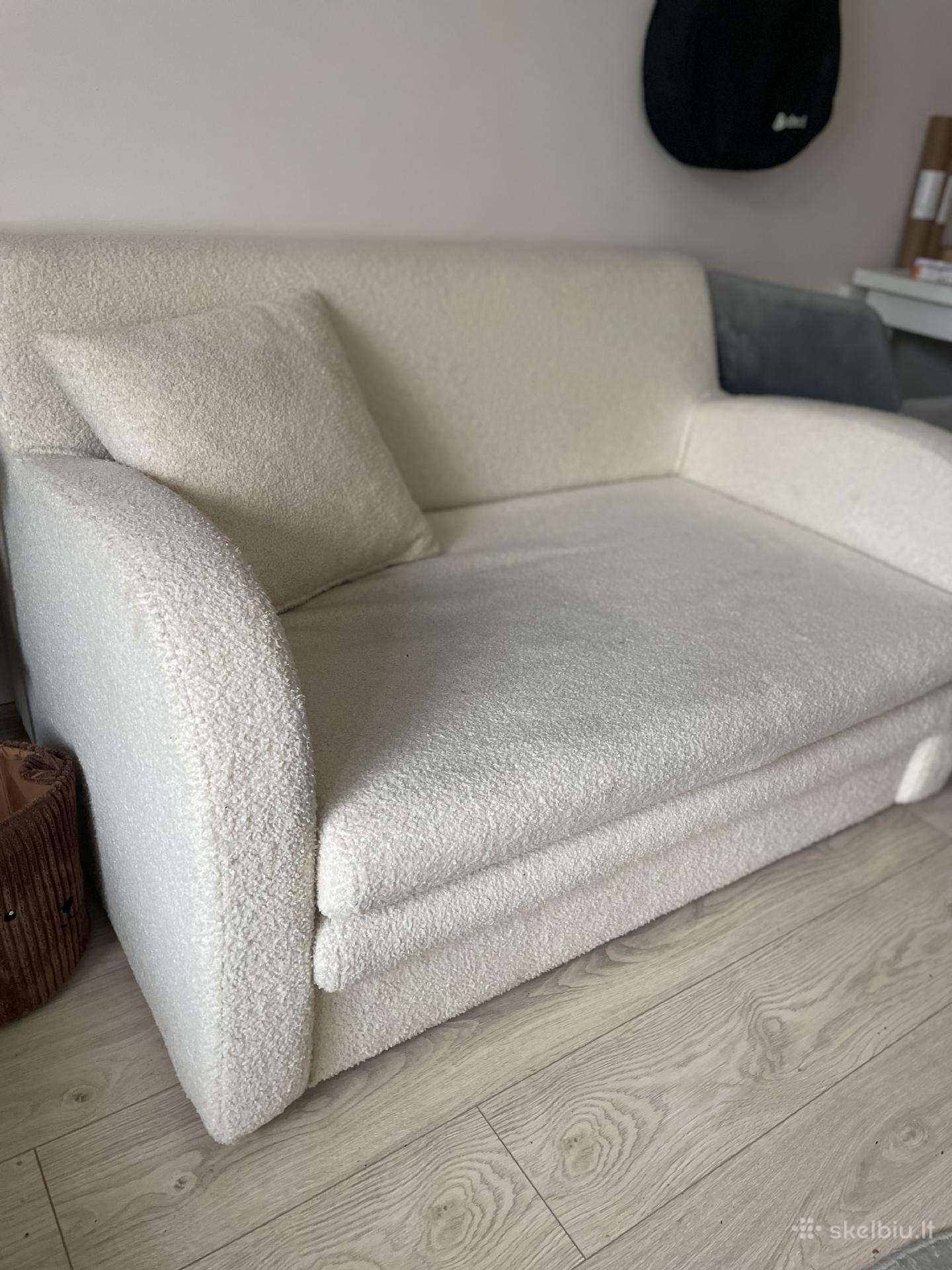 Išsiskleidžiant sofa-lova