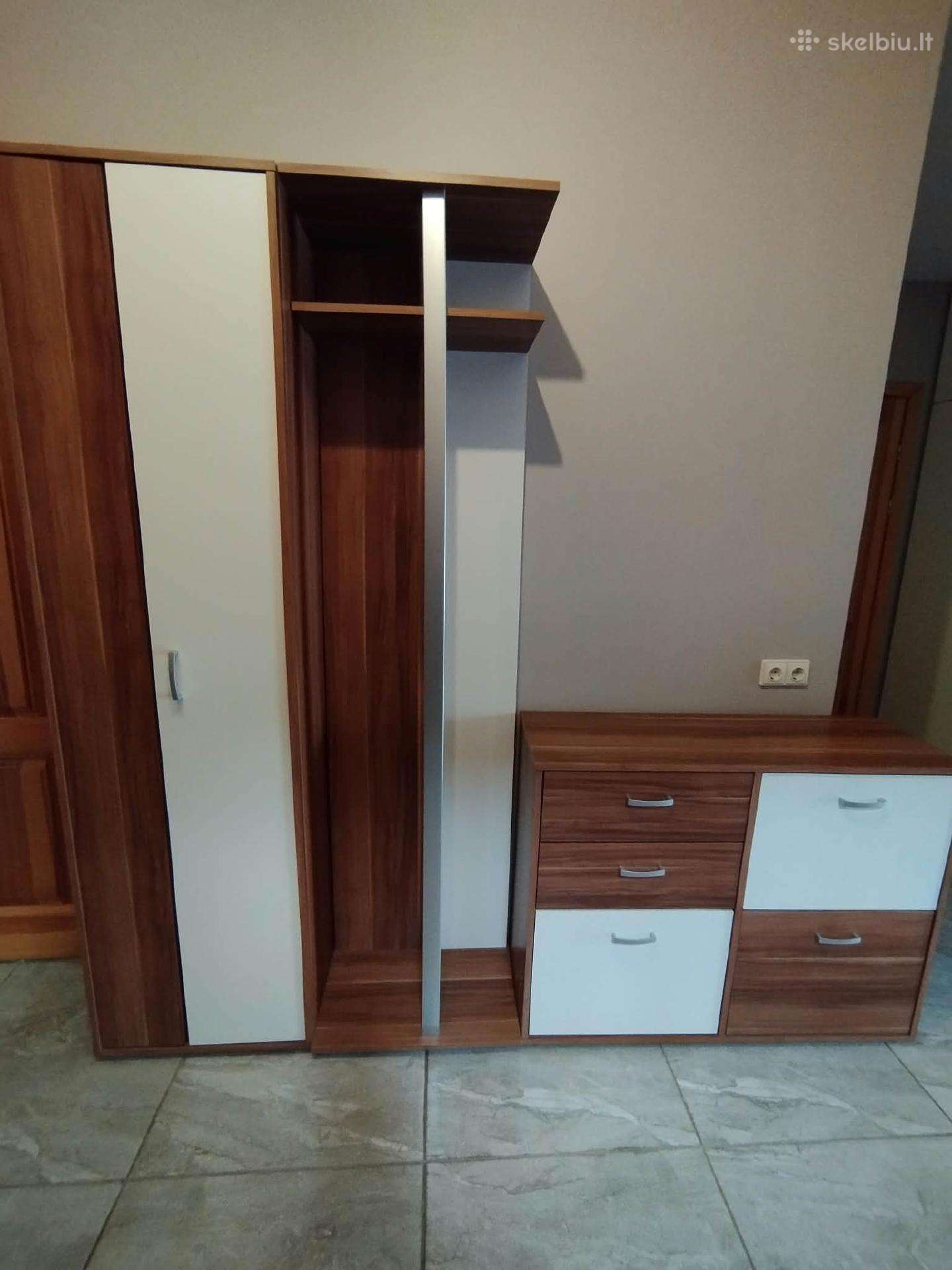 Naudotas prieškambario komplektas