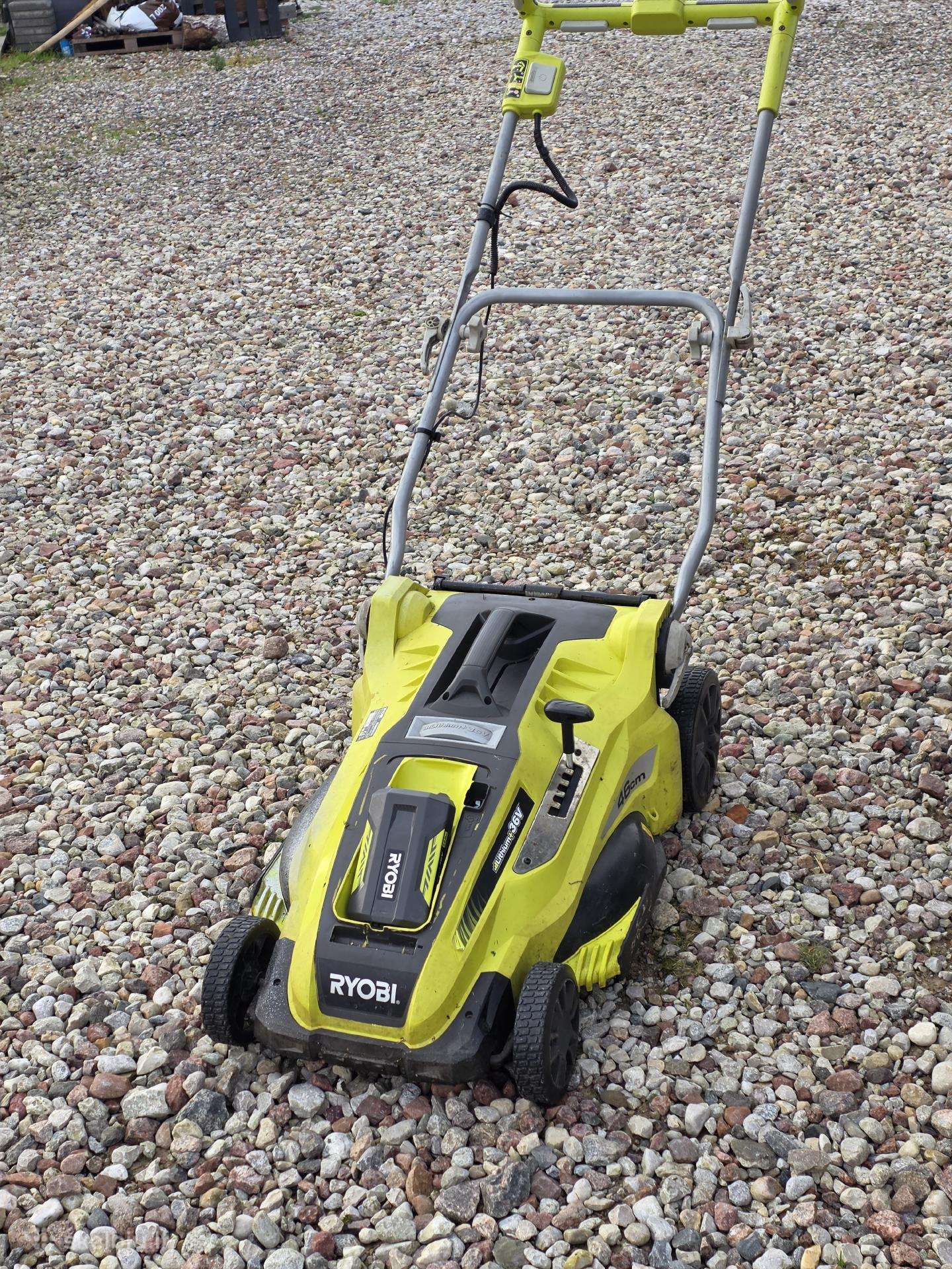 Akumuliatorinė žoliapjovė Ryobi 36v