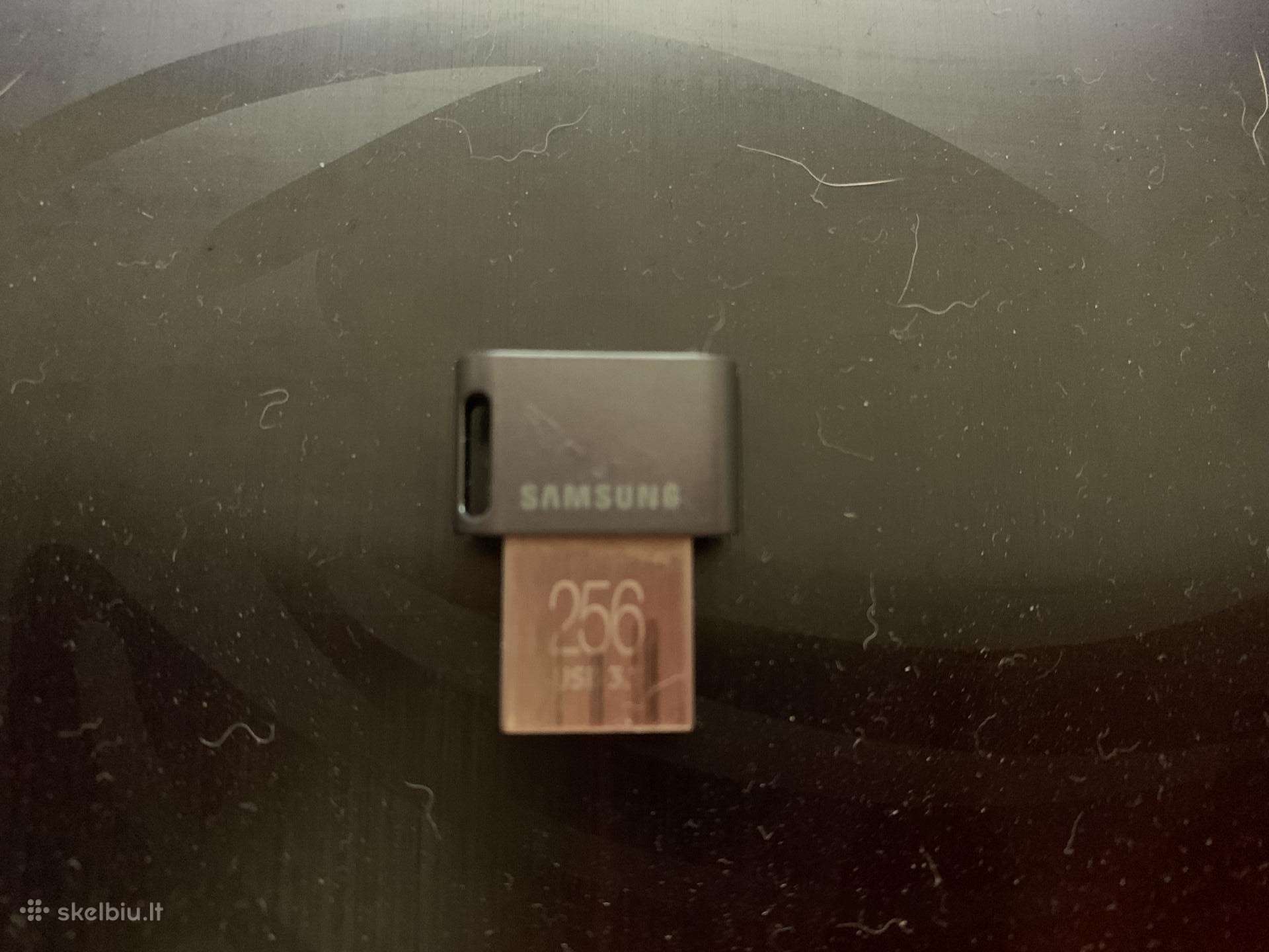 Samsung 256gb/corsair Voyager GT Usb 3.0 64gb