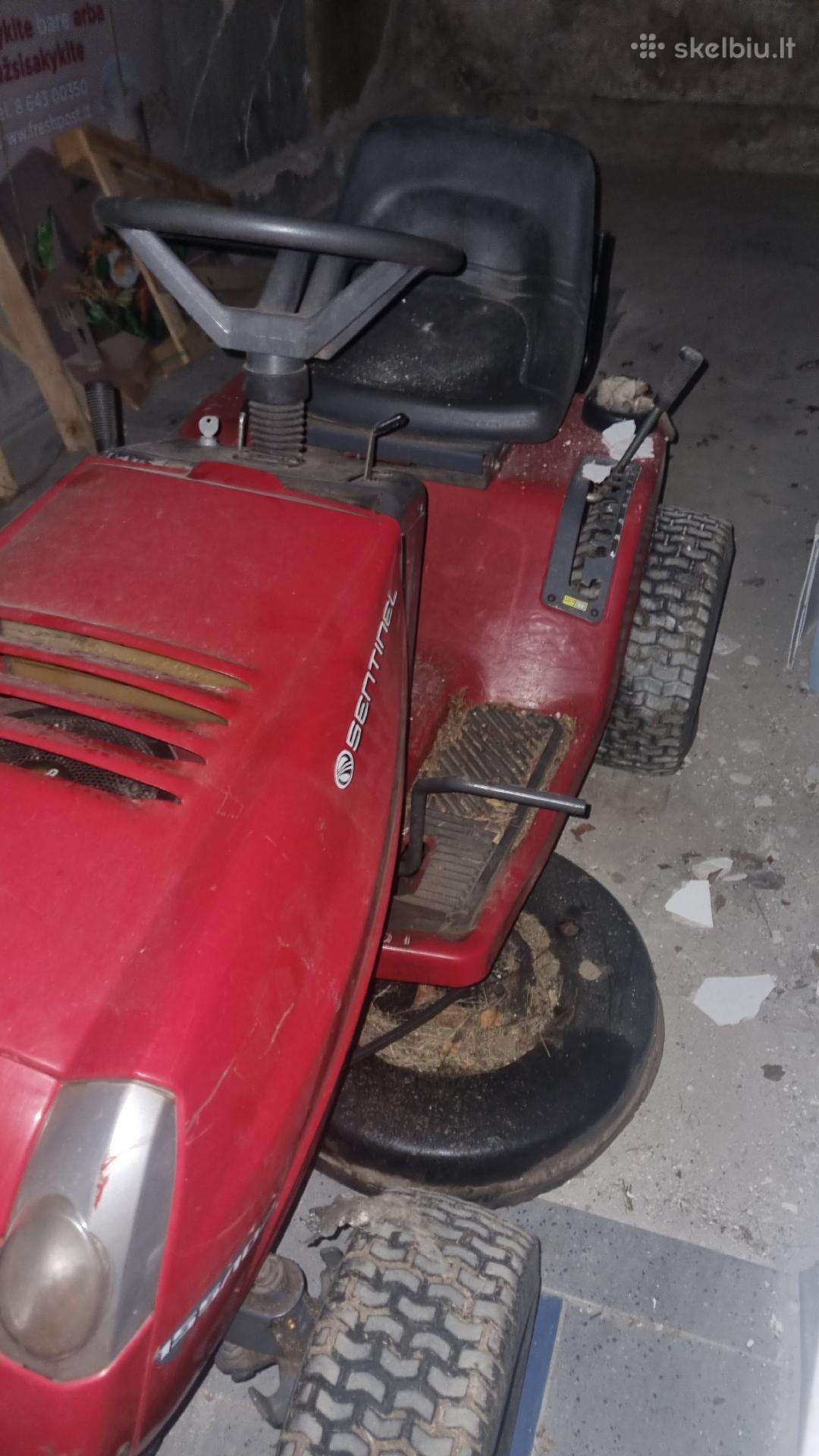 Parduodamas sodo traktoriukas