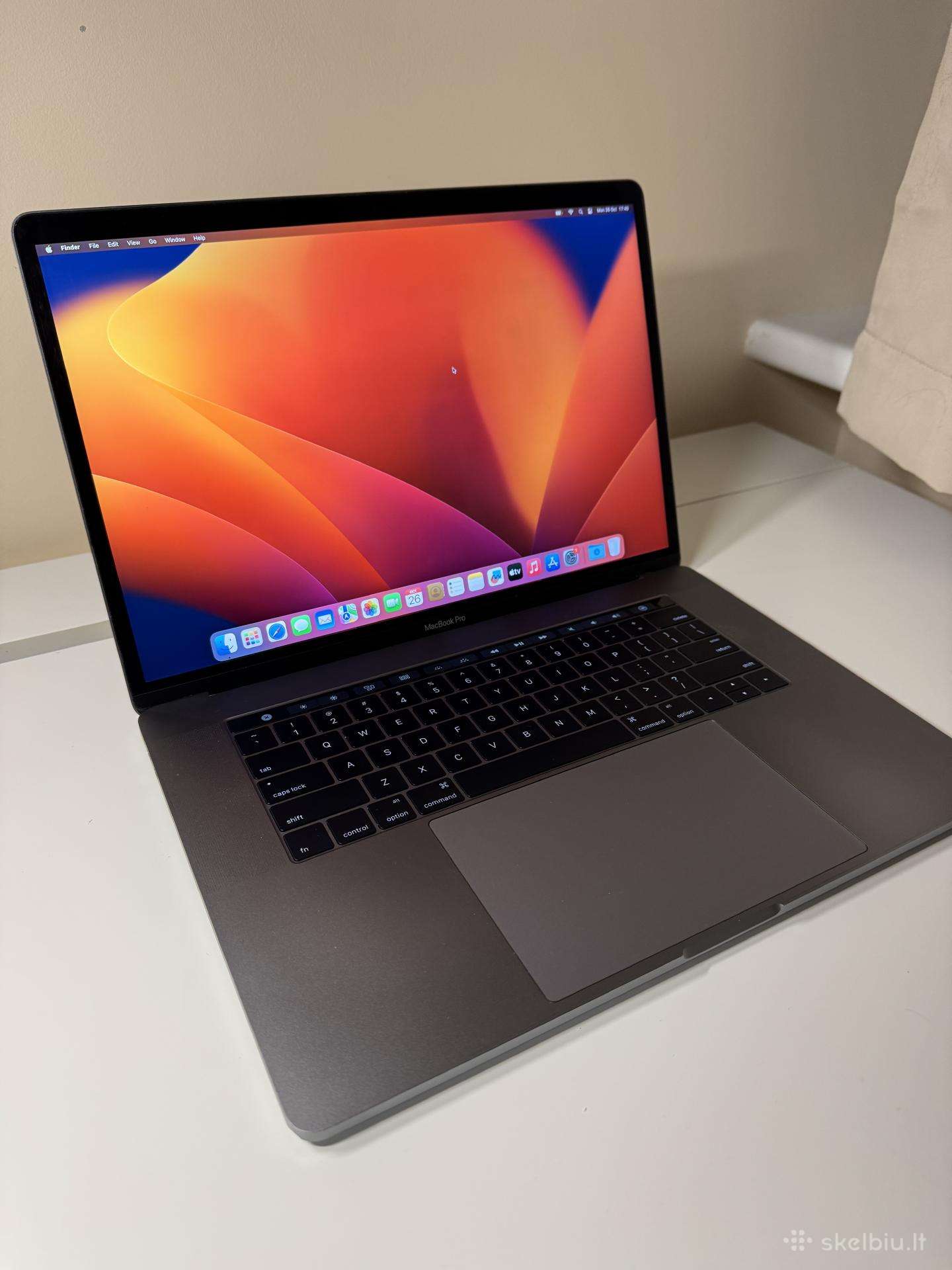 MacBook Pro 15 2017 16 GB 1tb nauja Baterija
