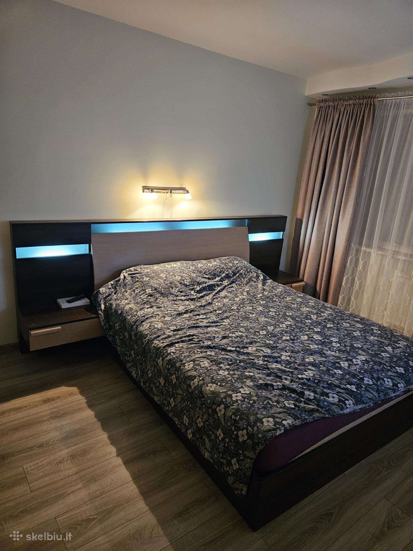 Lova su ciuziniu 160cm
