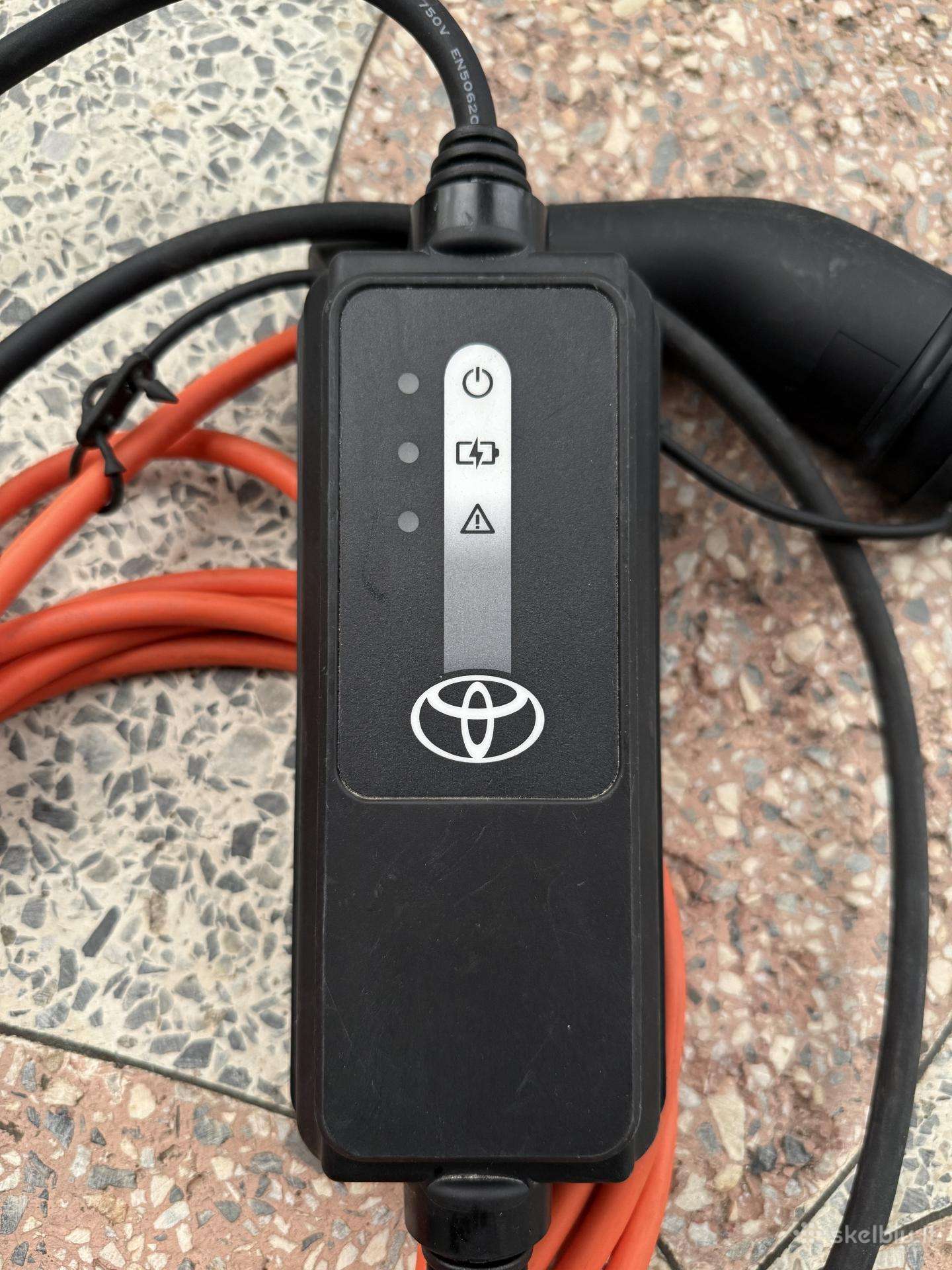 Toyota elektromobilio įkroviklis (buitinis)