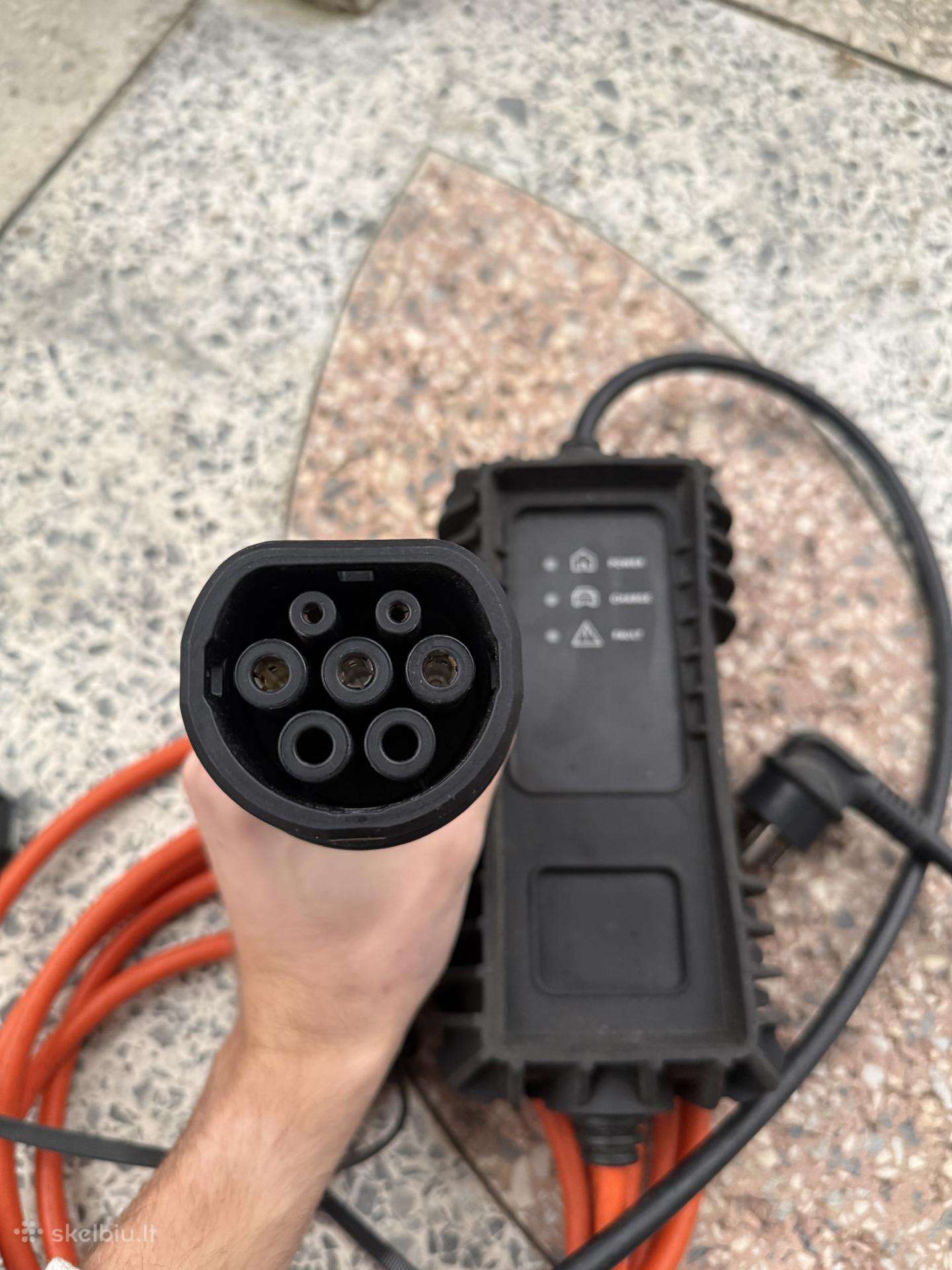 Elektromobilio pakrovėjas (buitinis - 1,4kw)