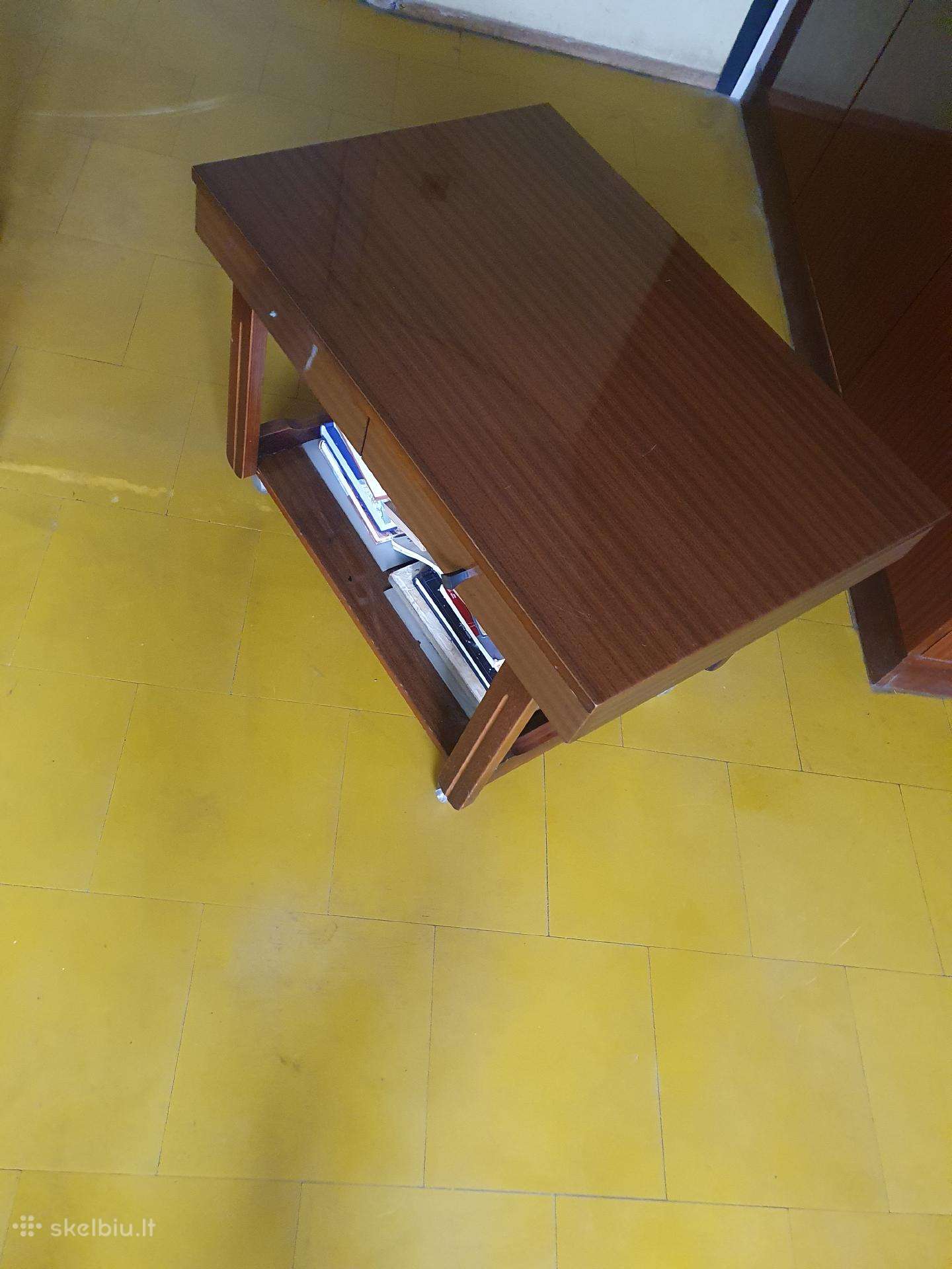 Senas TV staliukas