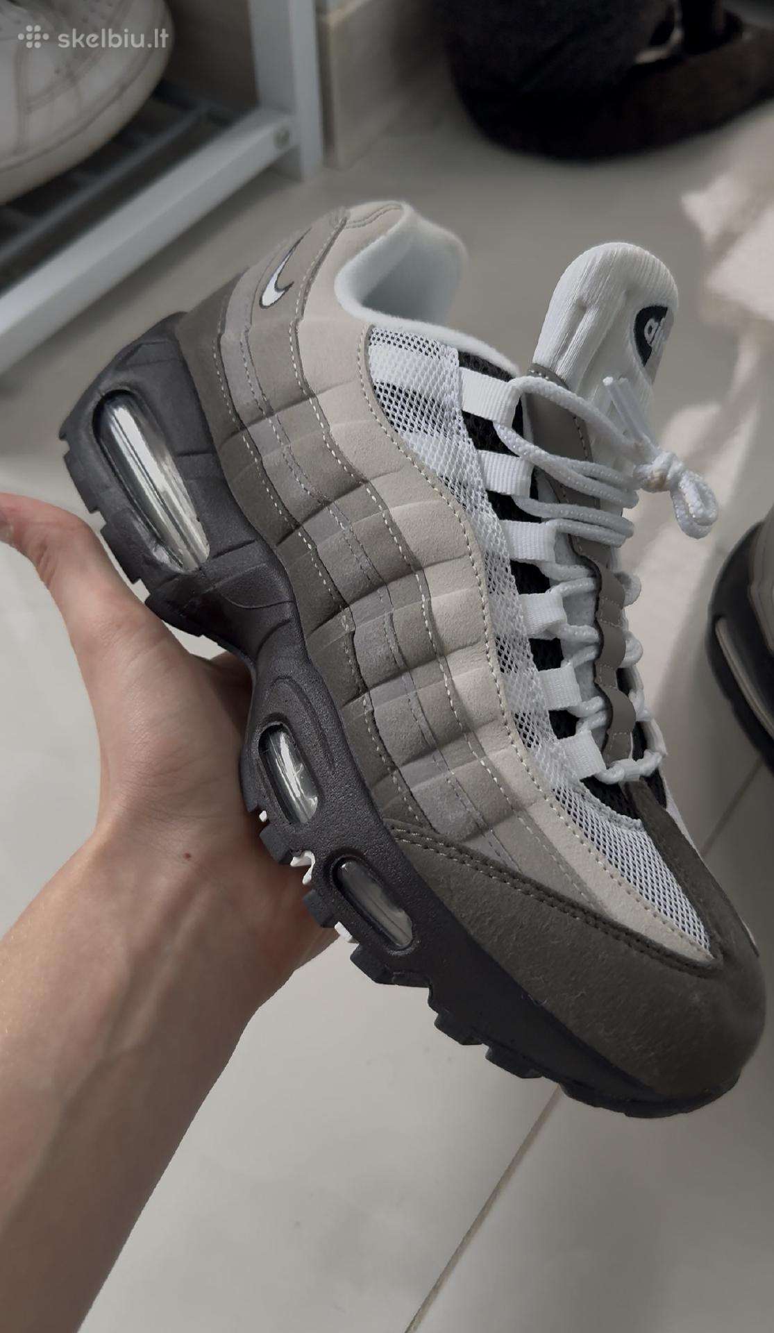 Parduodu Naujus Nike air max batus