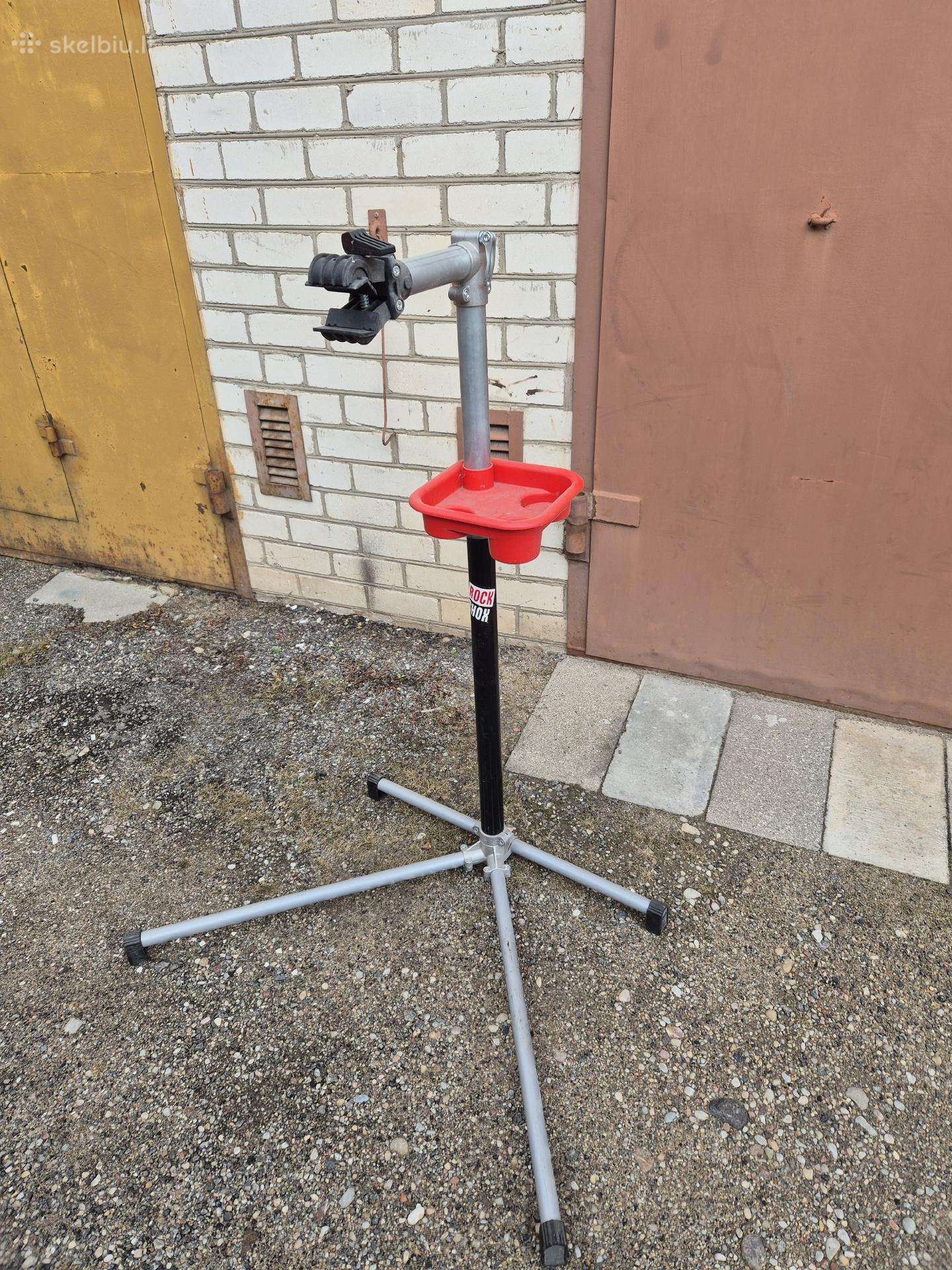 Rock shox dviračio remonto stovas.