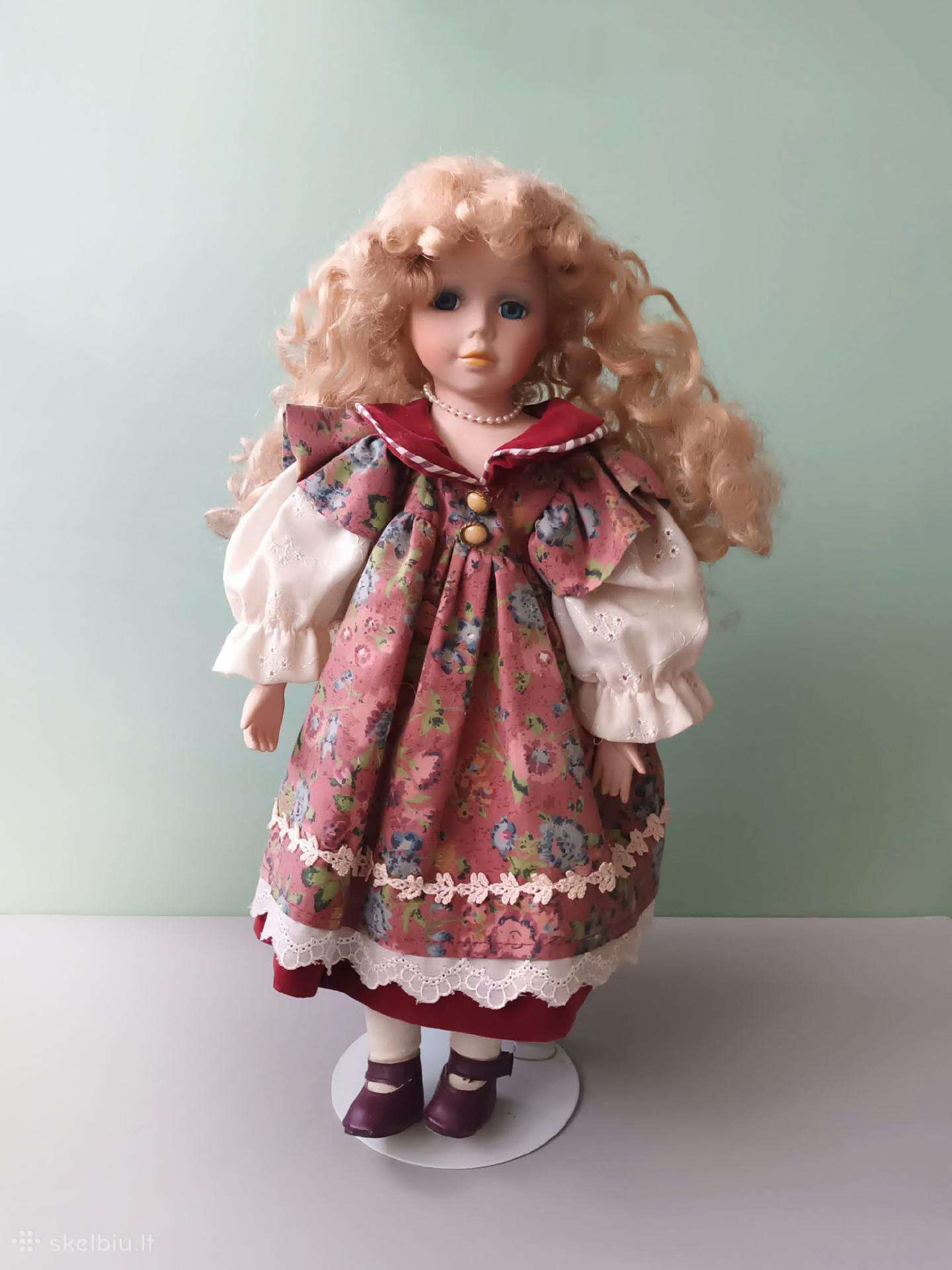 Vintažinė porcelianinė lėlė su stovu, 40cm