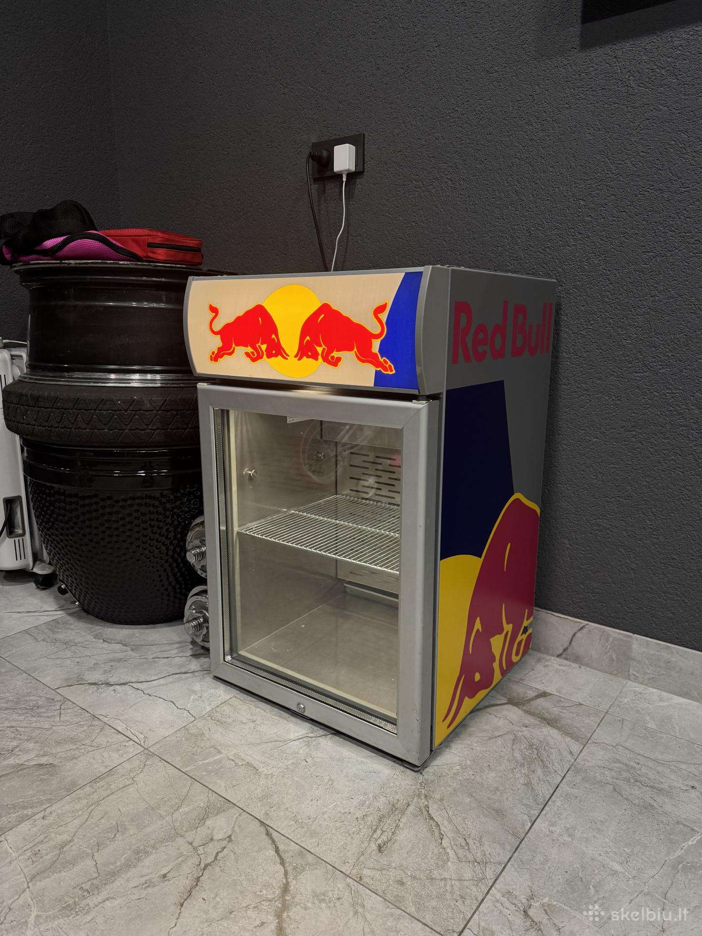 Red Bull šaldytuvas