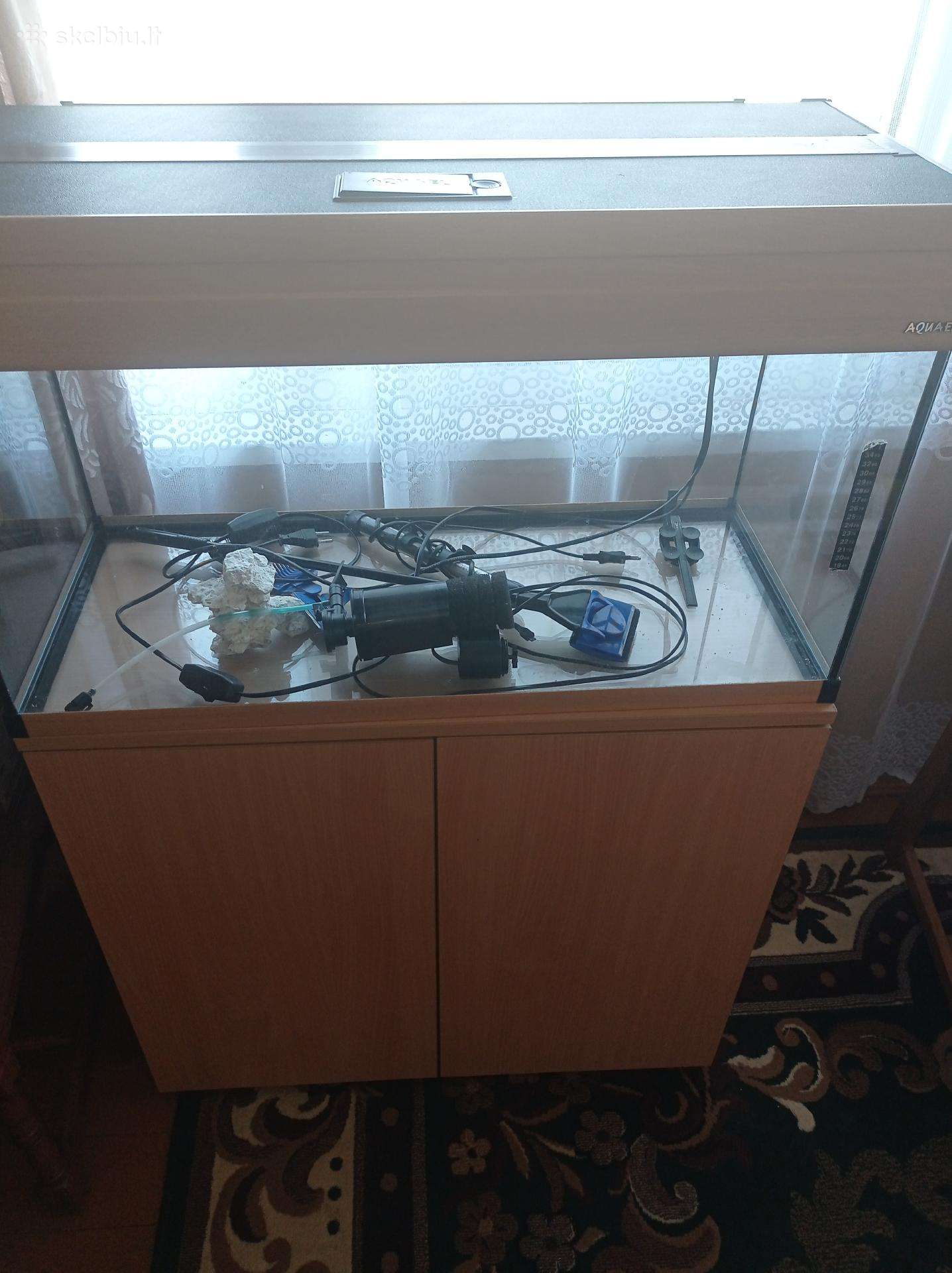 Parduodu akvariumą 120l