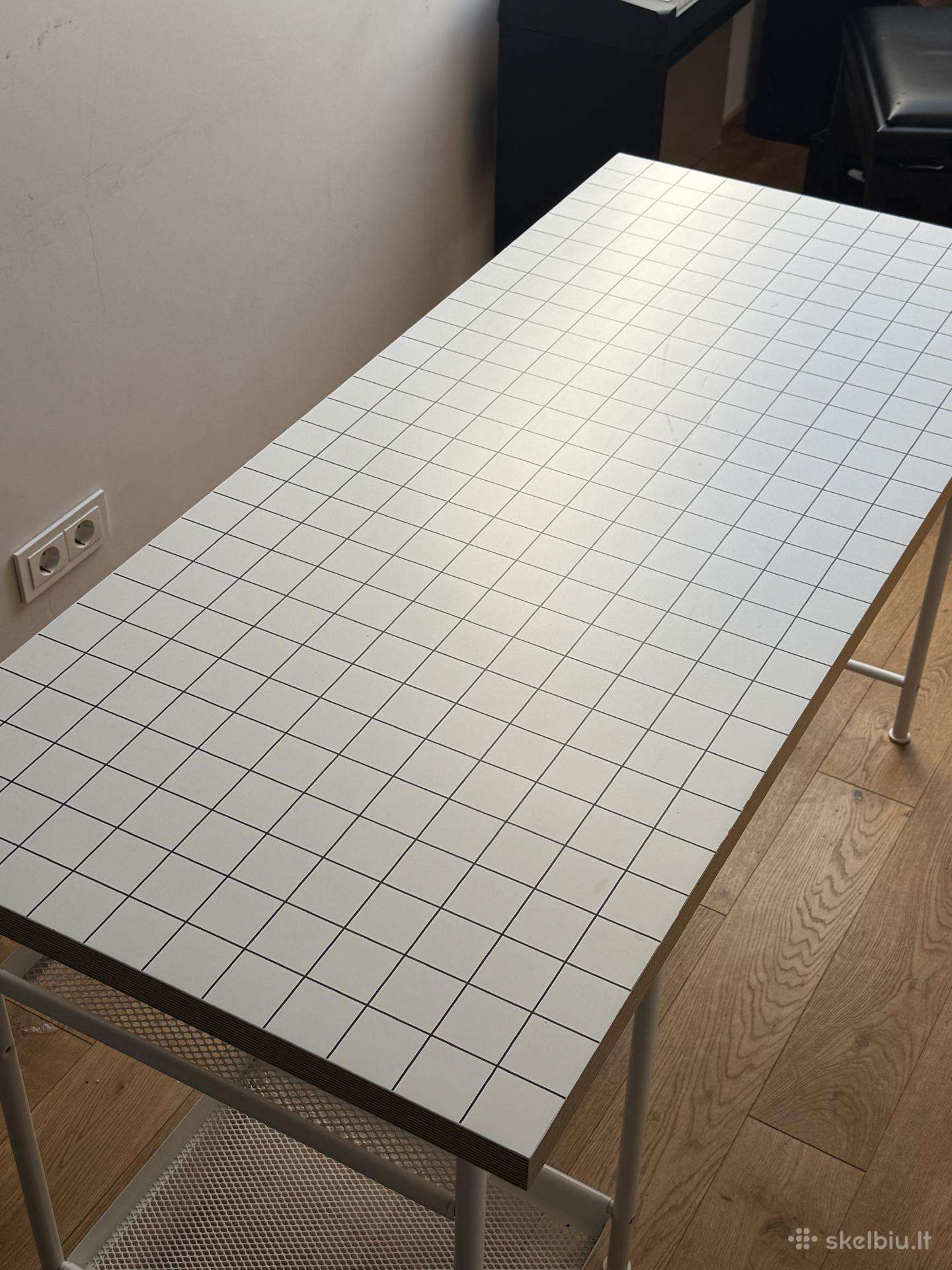 Ikea stalas