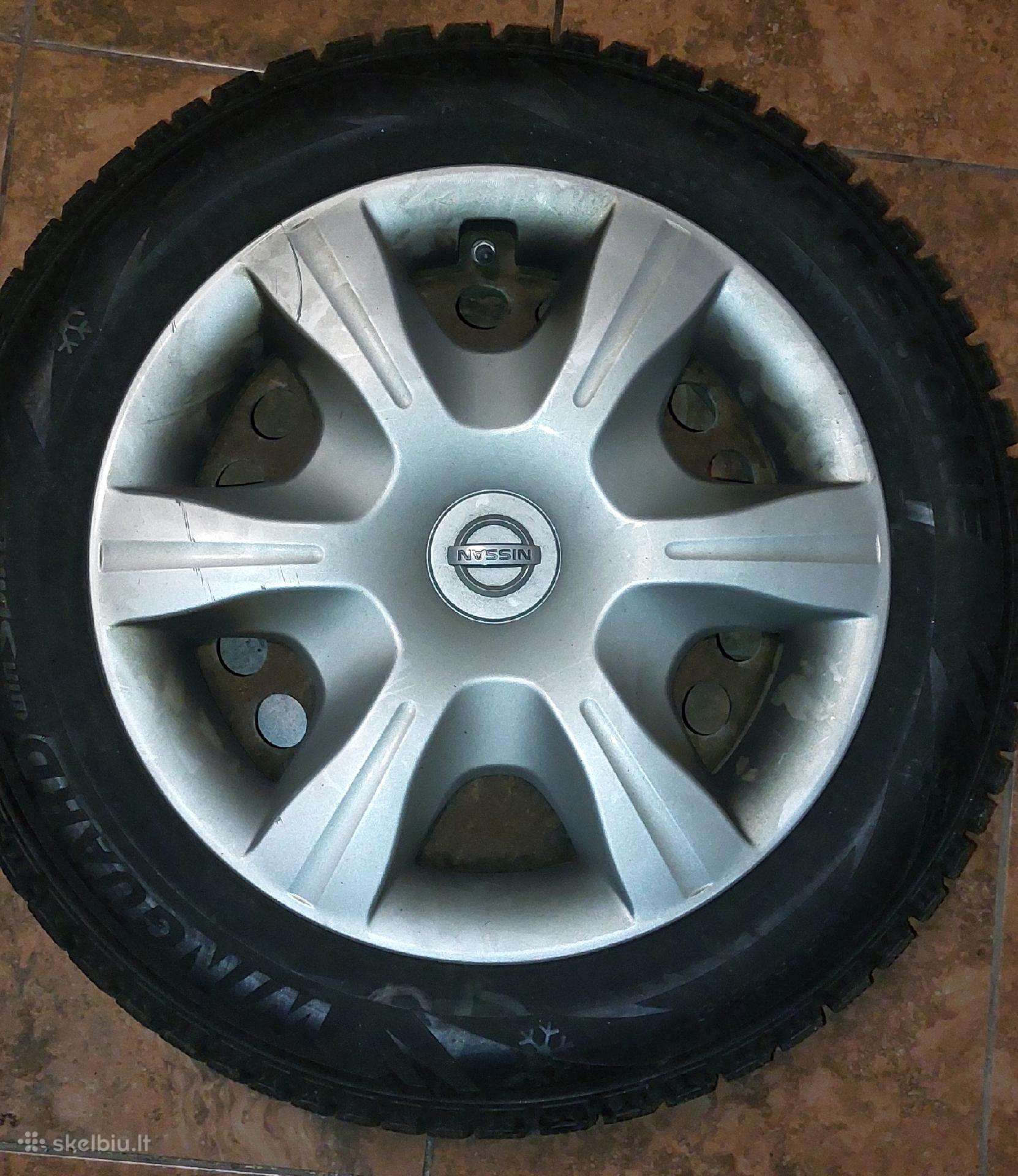 Parduodu Nissan ratus (padangos su ratlankiais)