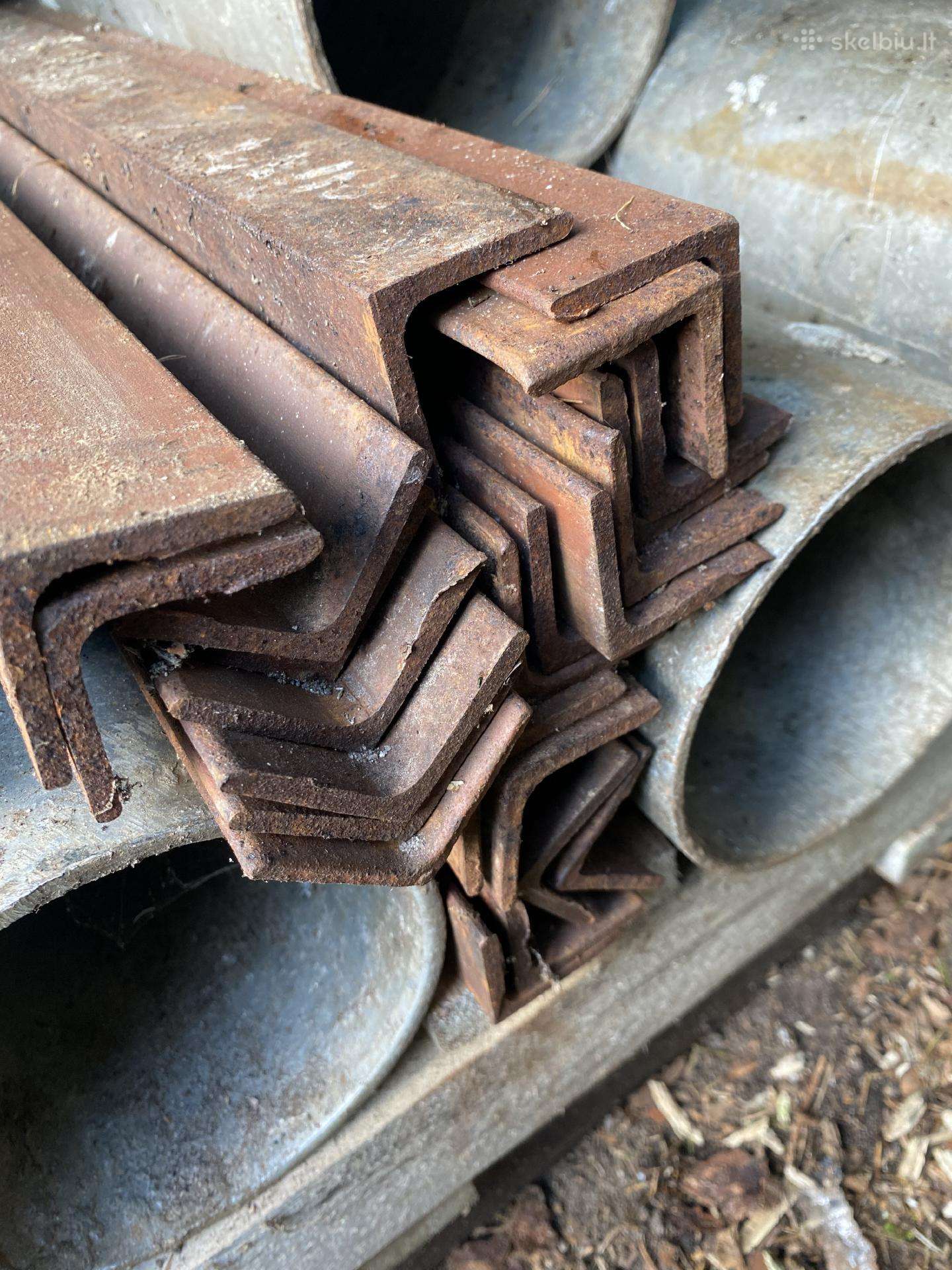 Parduodu nenaudotą metalo kampuotį