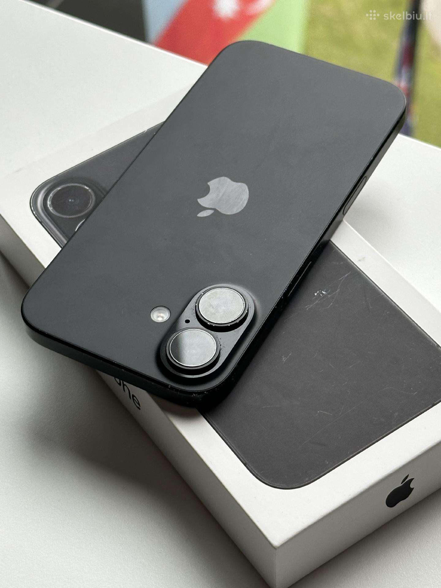 iPhone 16