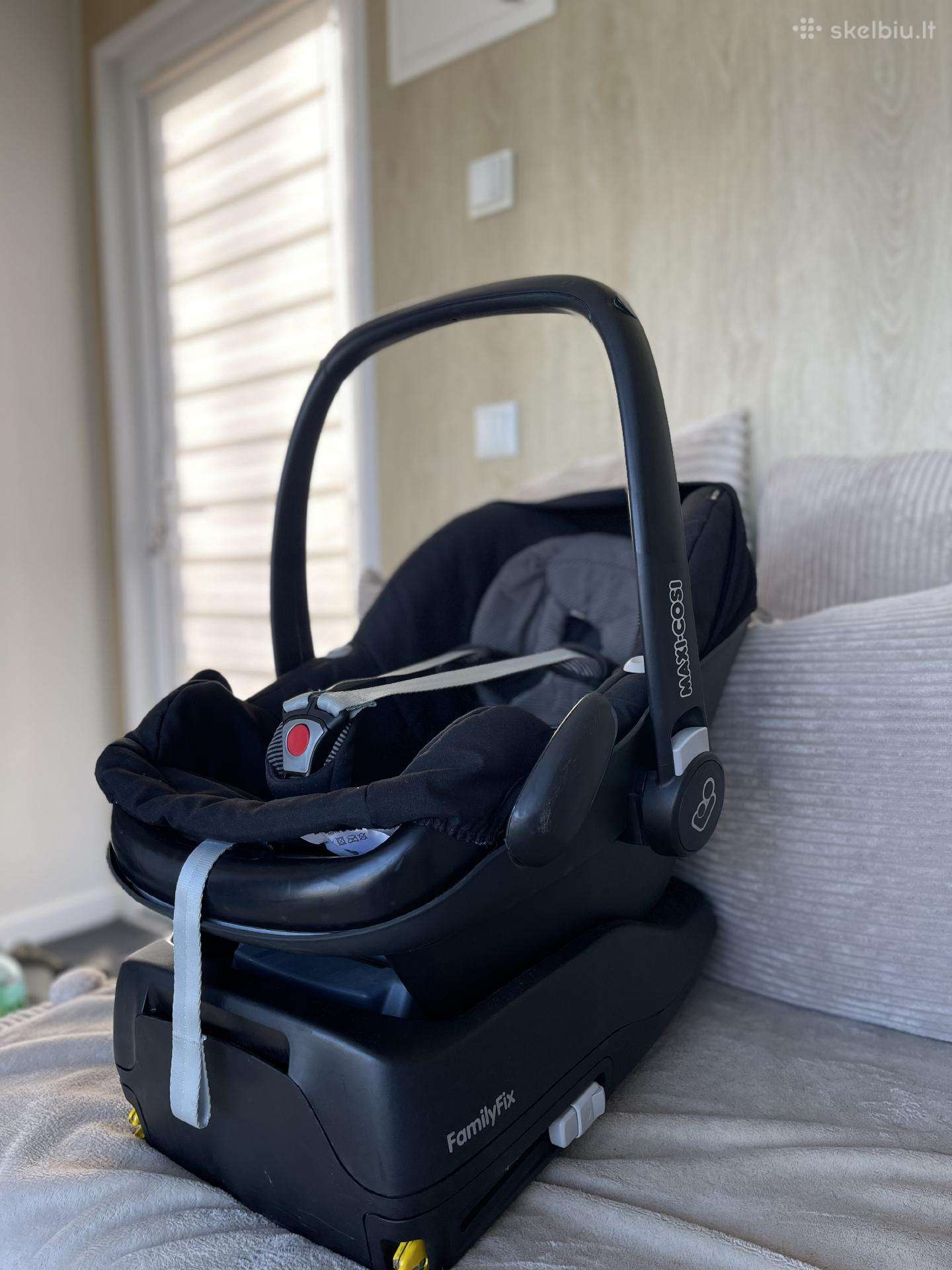„maxi-cosi“ automobilinė kėdutė su baze