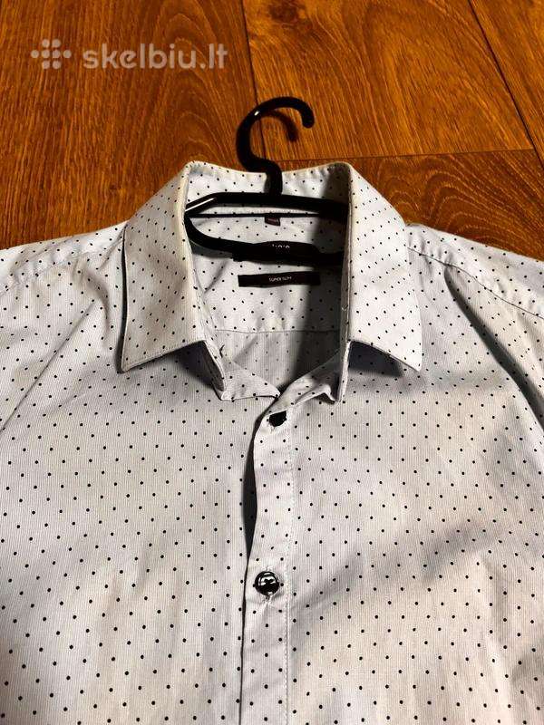 15€ už rinkinį: 4 marškiniai (M) ir švarkas (46)