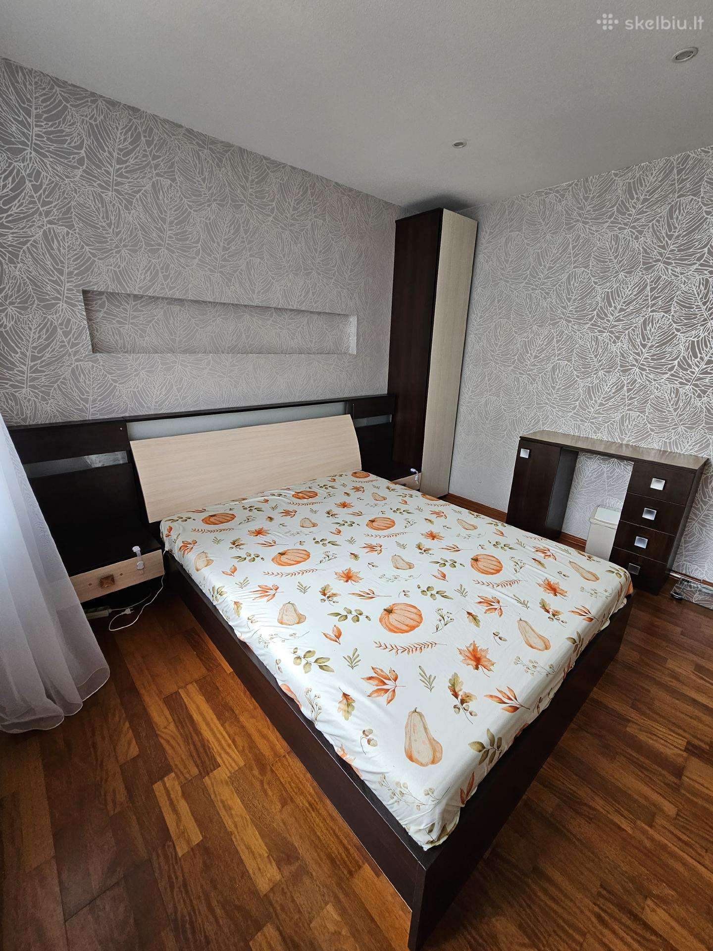 Miegamojo baldų komplektas