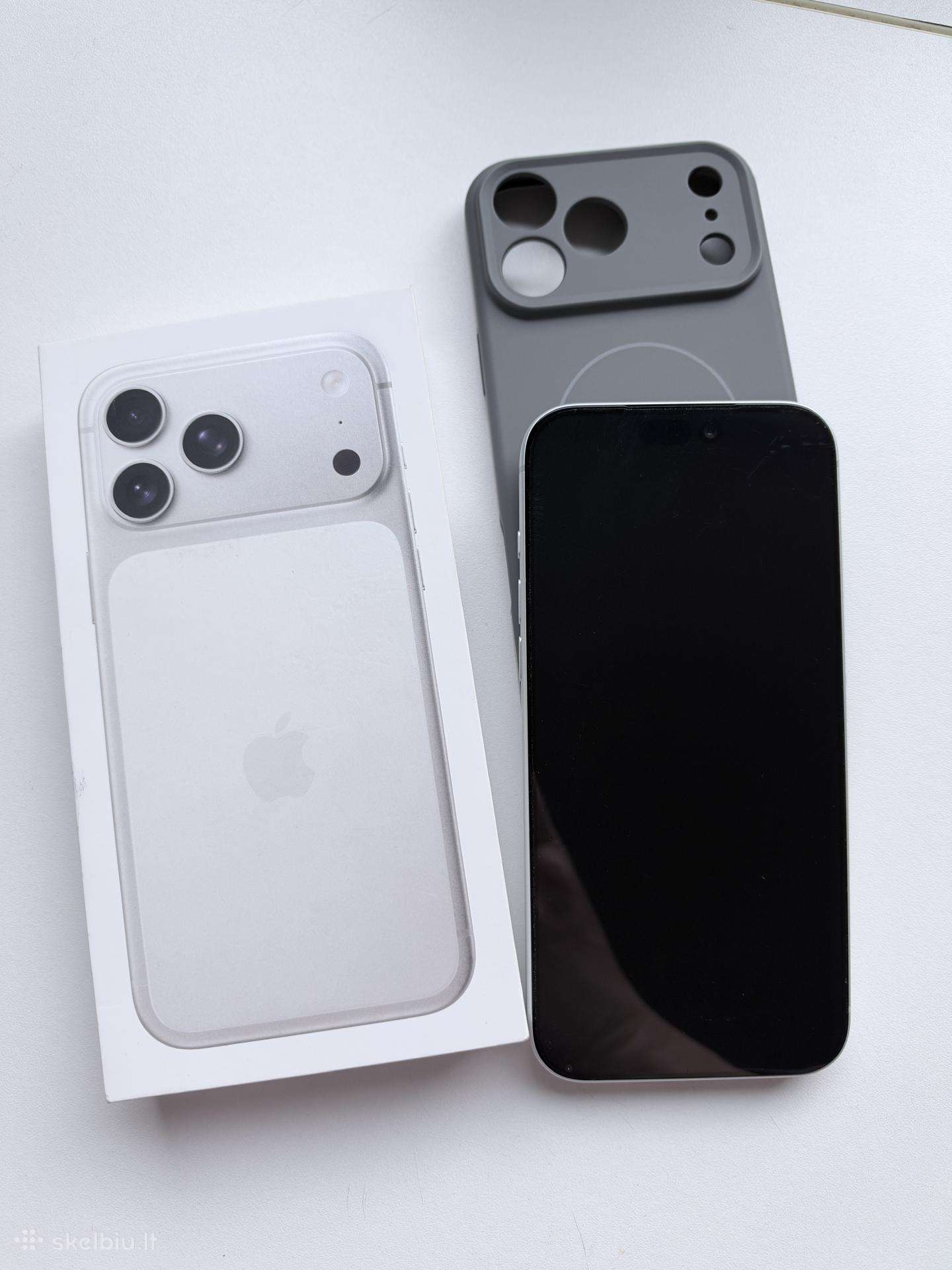 iPhone 17 pro max