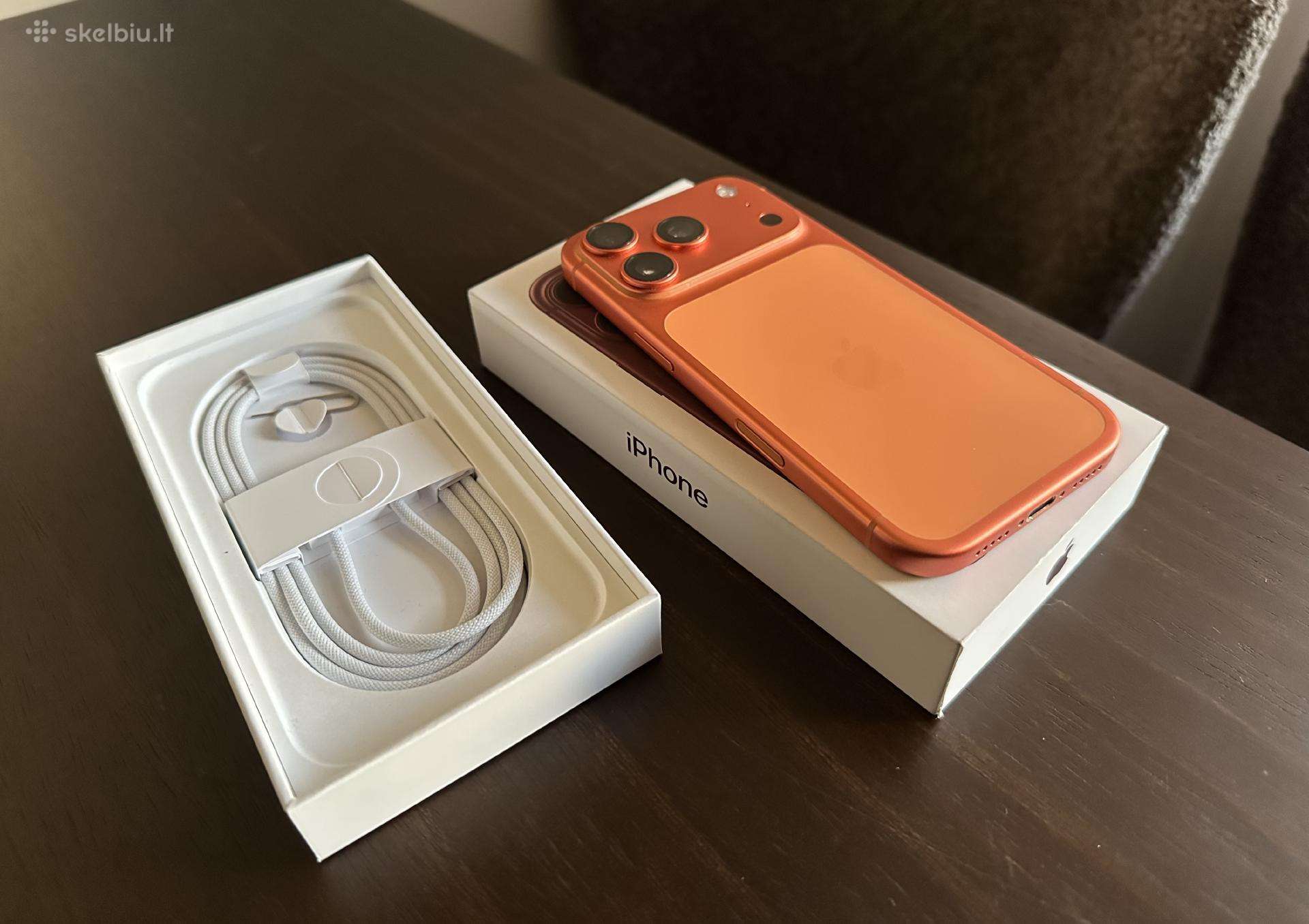 iPhone 17 Pro (Cosmic Orange) 256gb