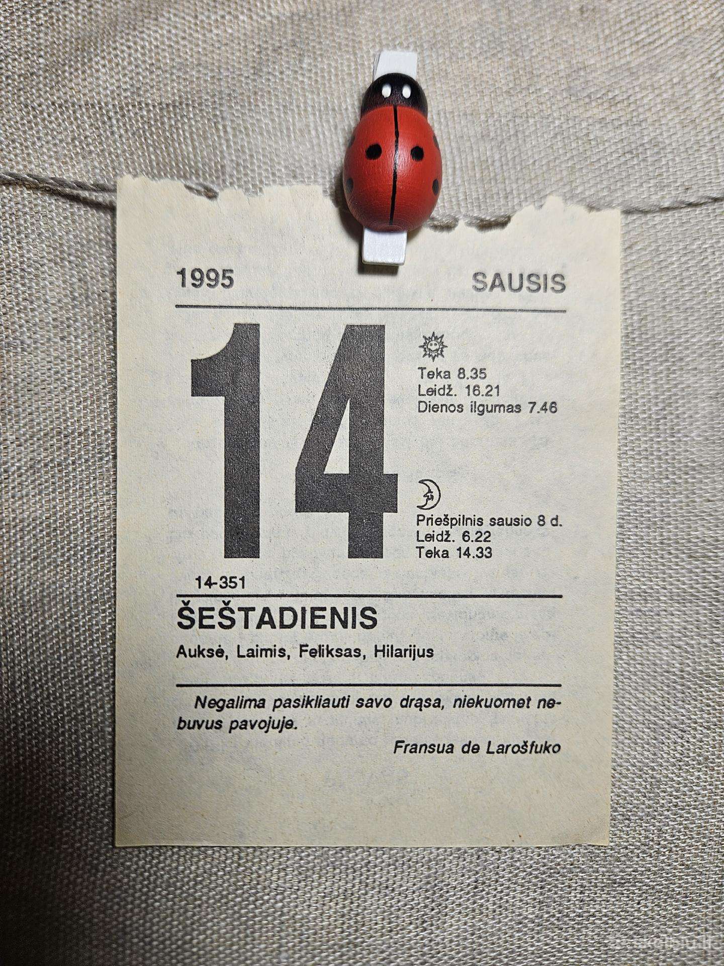 Seni kalendoriaus lapeliai
