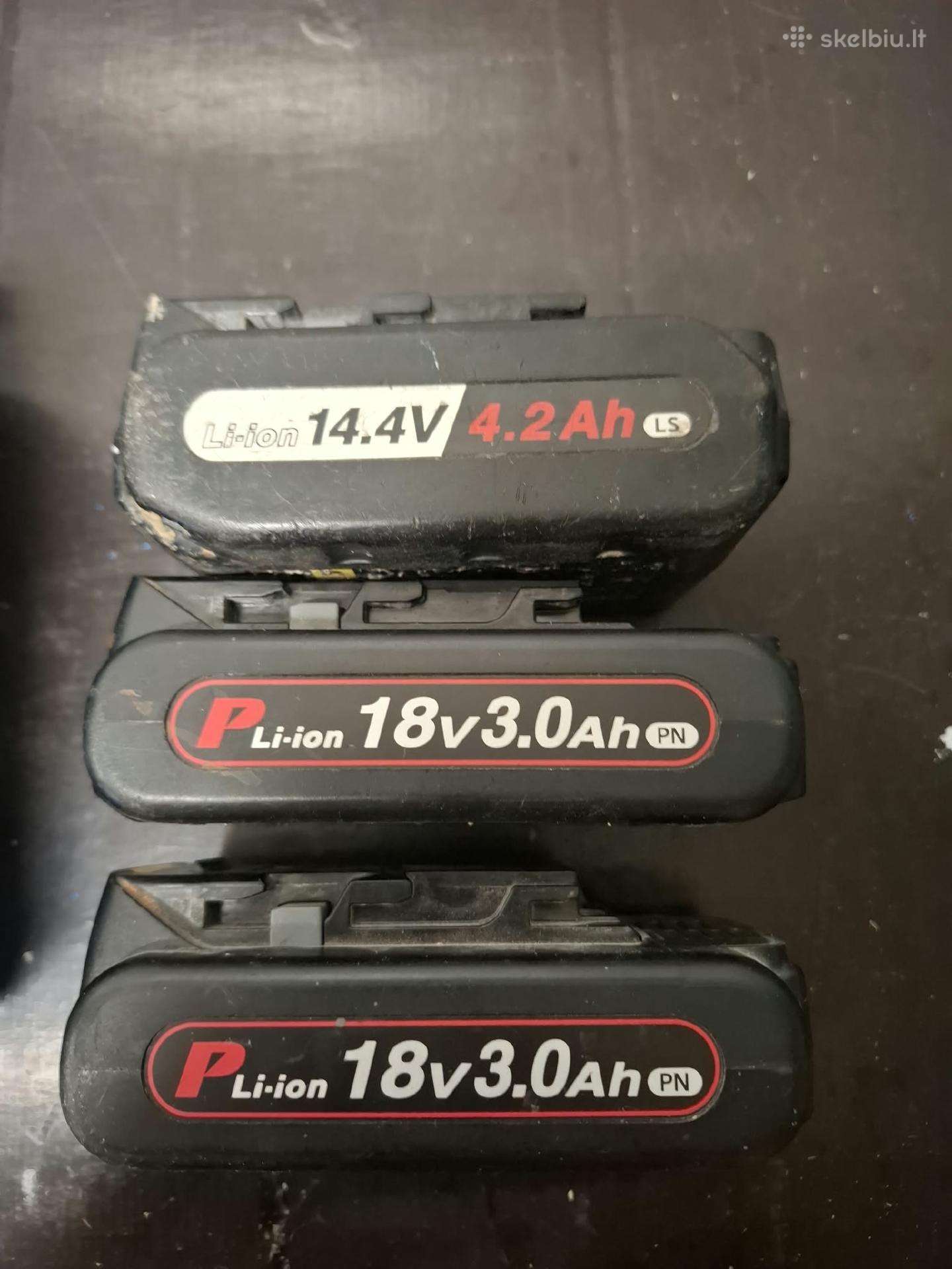 Panasonic baterijos ir pakrovėjas