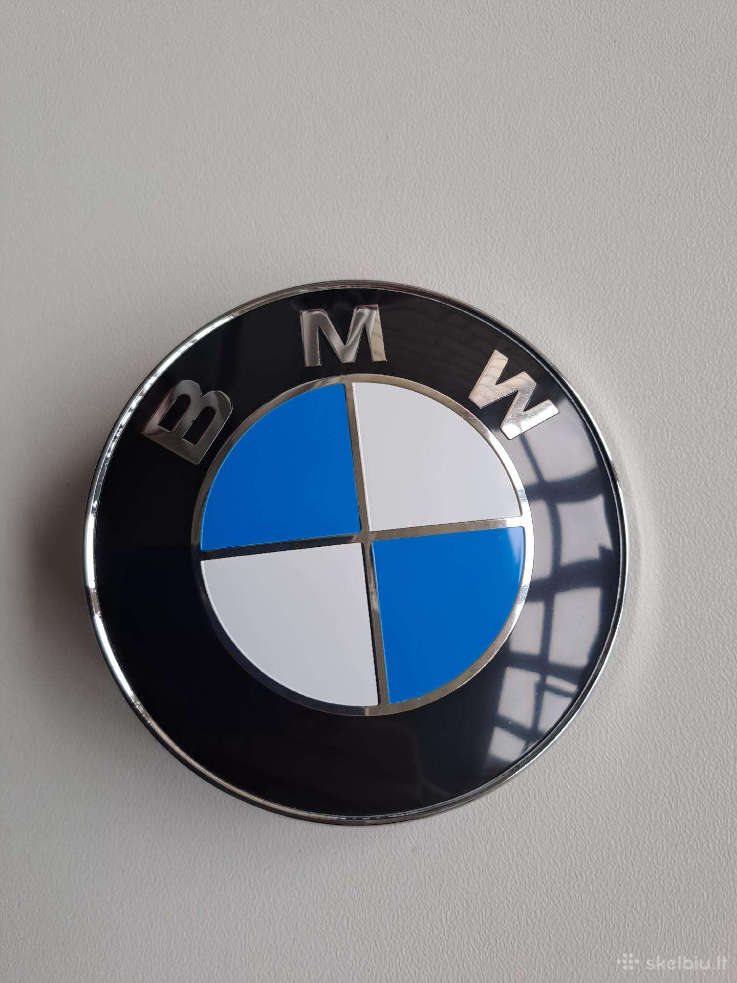 Bmw kapoto ženkliukas 82mm