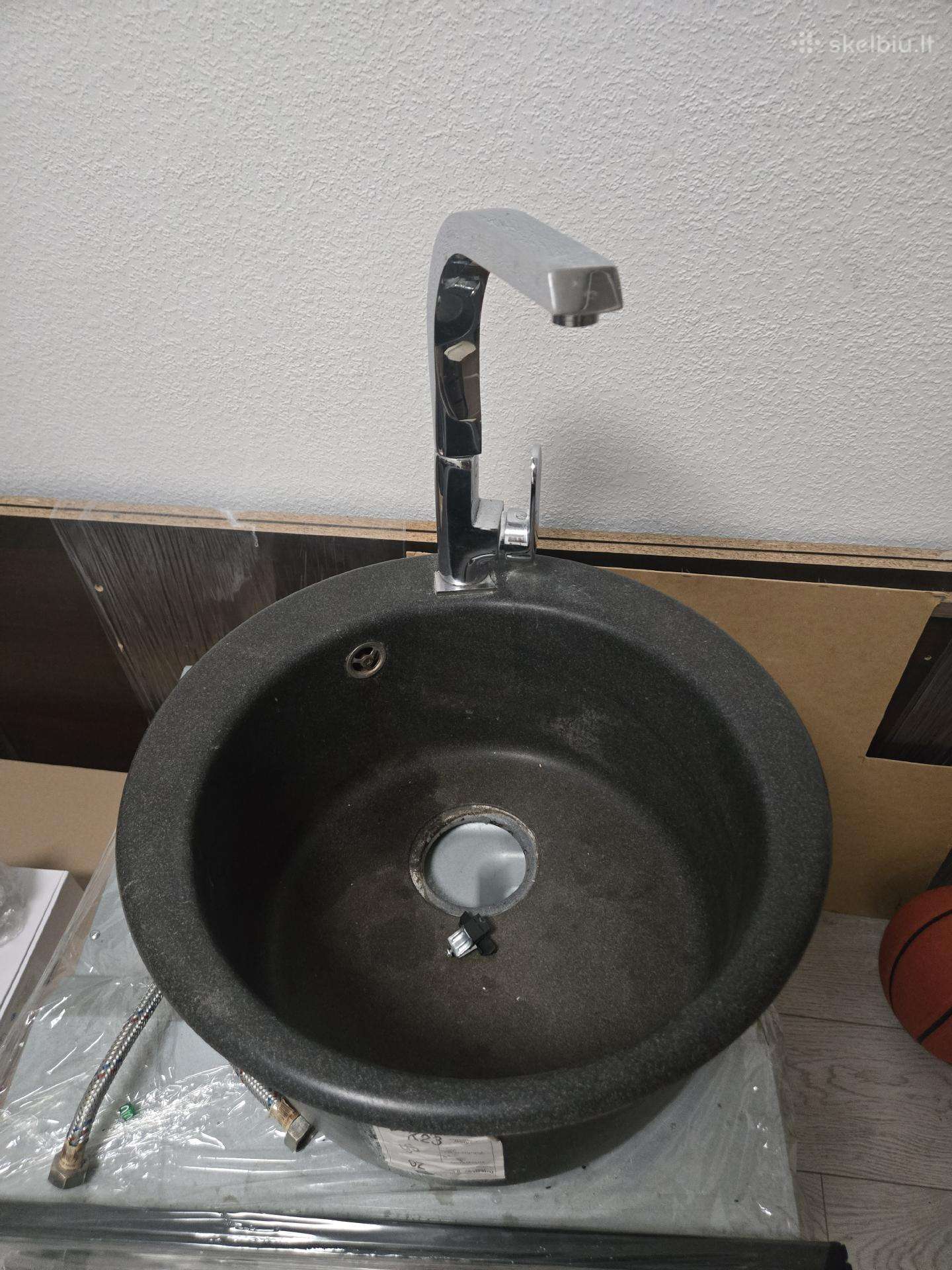 Atiduodu kriaukle su maišytuvu
