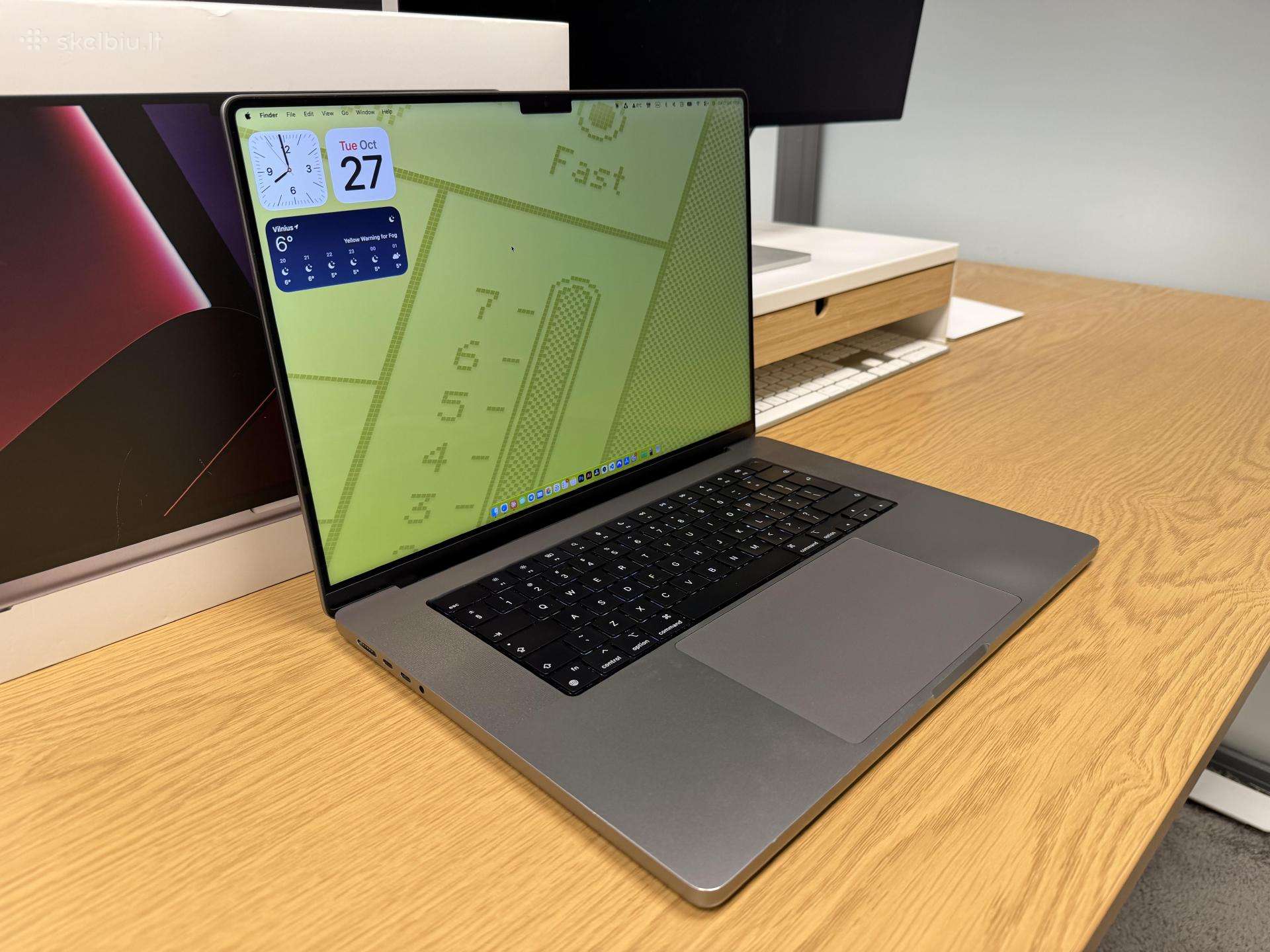 MacBook Pro 16" 2023, M2 Pro 16gb, 512gb su dežute