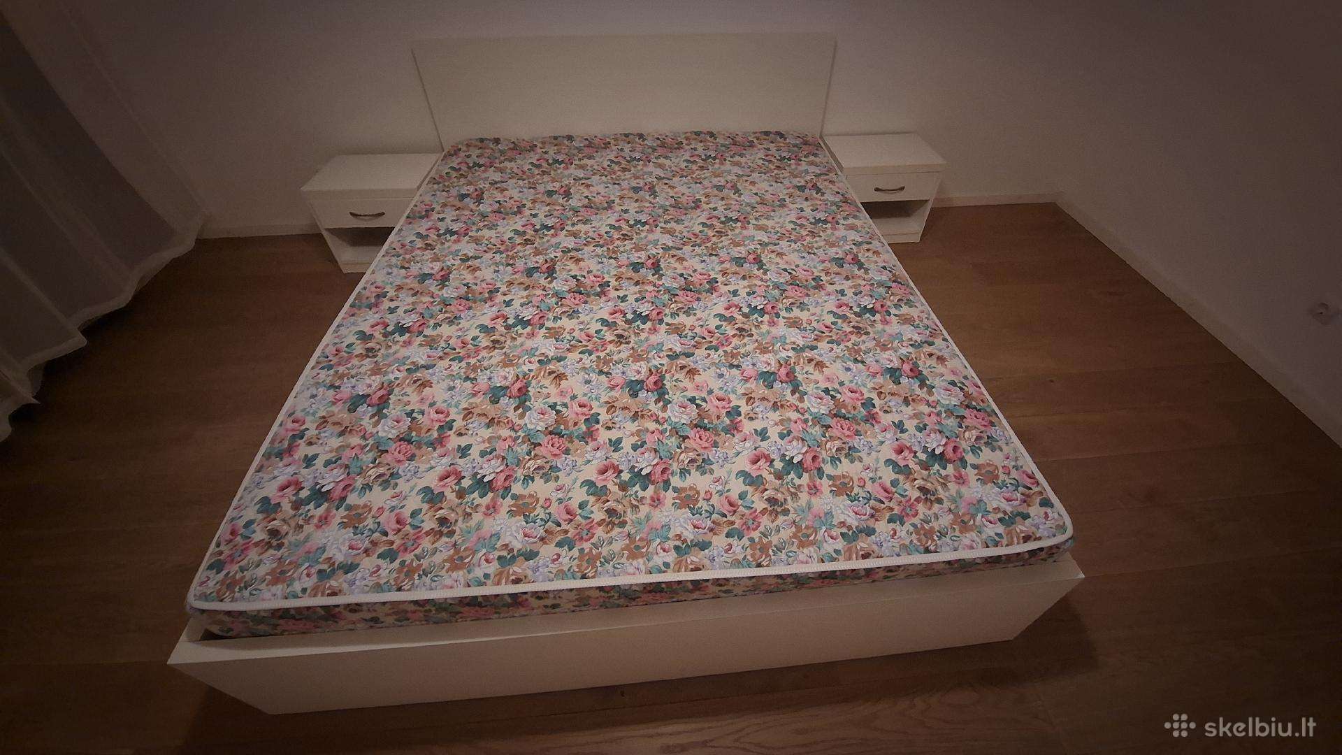 Parduodu:ikea Malm lovą 210160 su 2 spintelėm