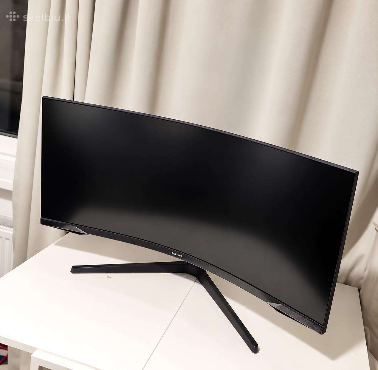 Samsung Odyssey G5 lenktas monitorius – mažai naud