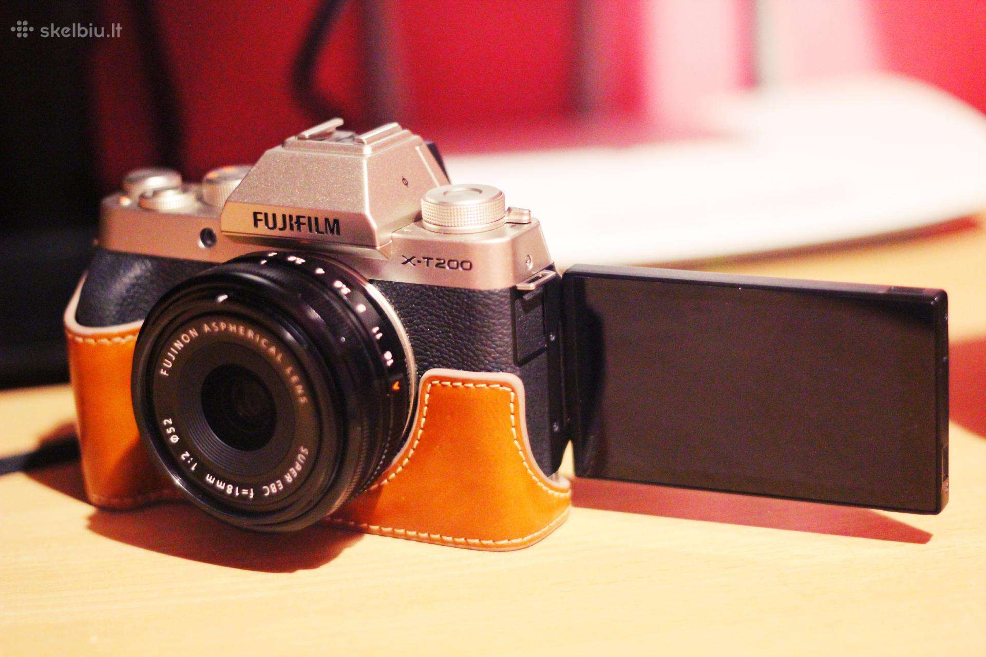 Fujifilm X-t200