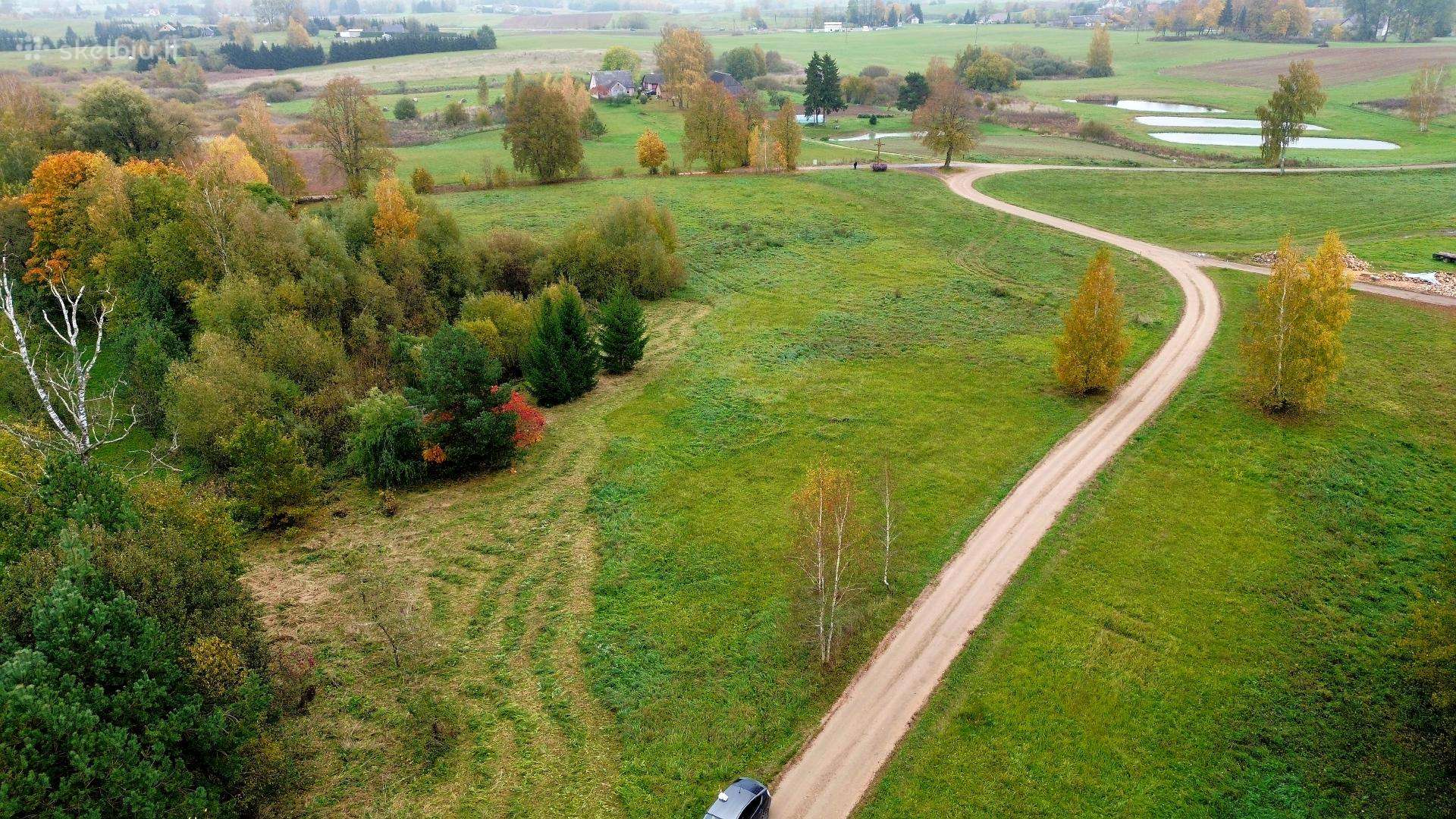 Parduodamas 1,4 ha žemės ūkio paskirties sklypas